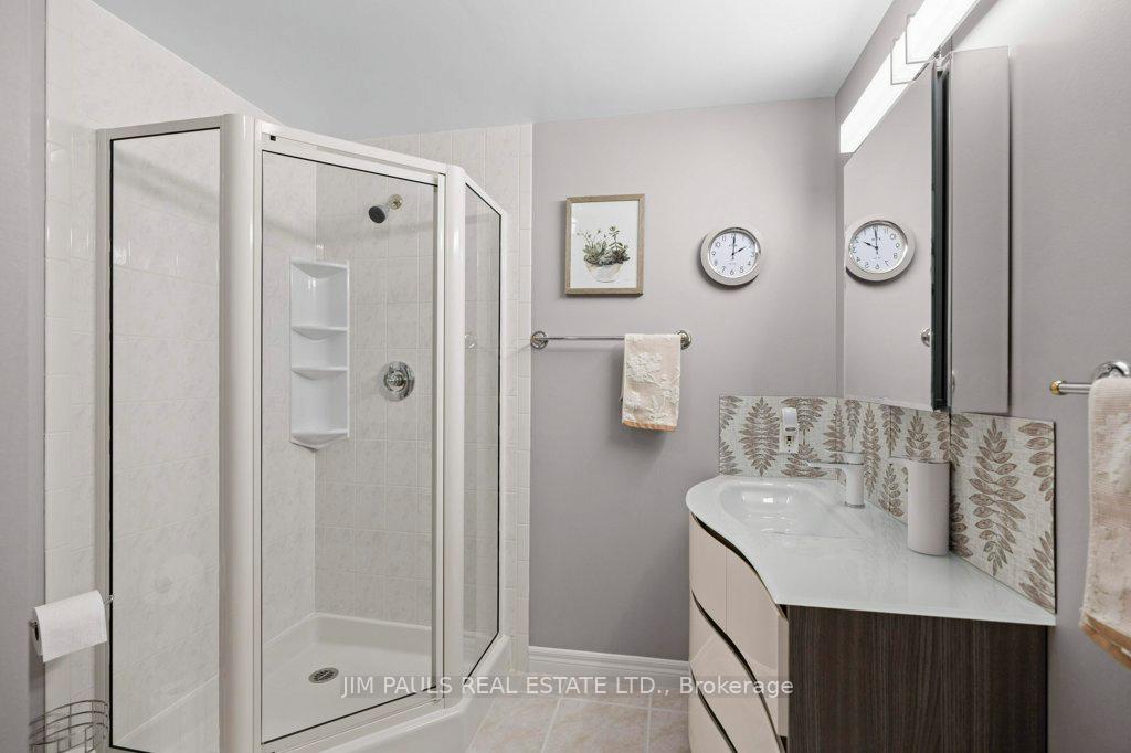 2 Bedrooms Condo at 77 Governors, Hamilton For sale