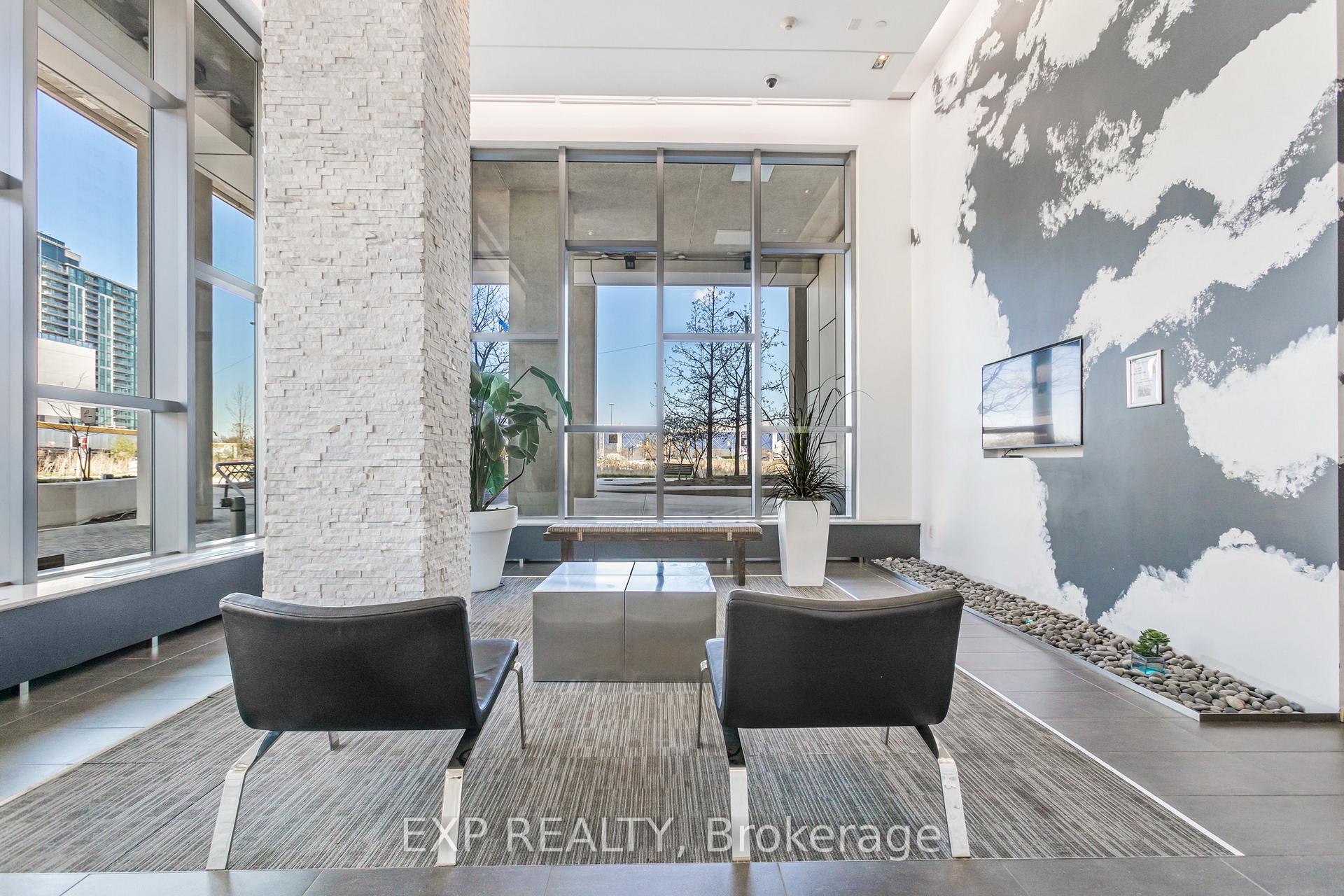 2 Bedrooms Condo at 360 Square One, Mississauga For sale