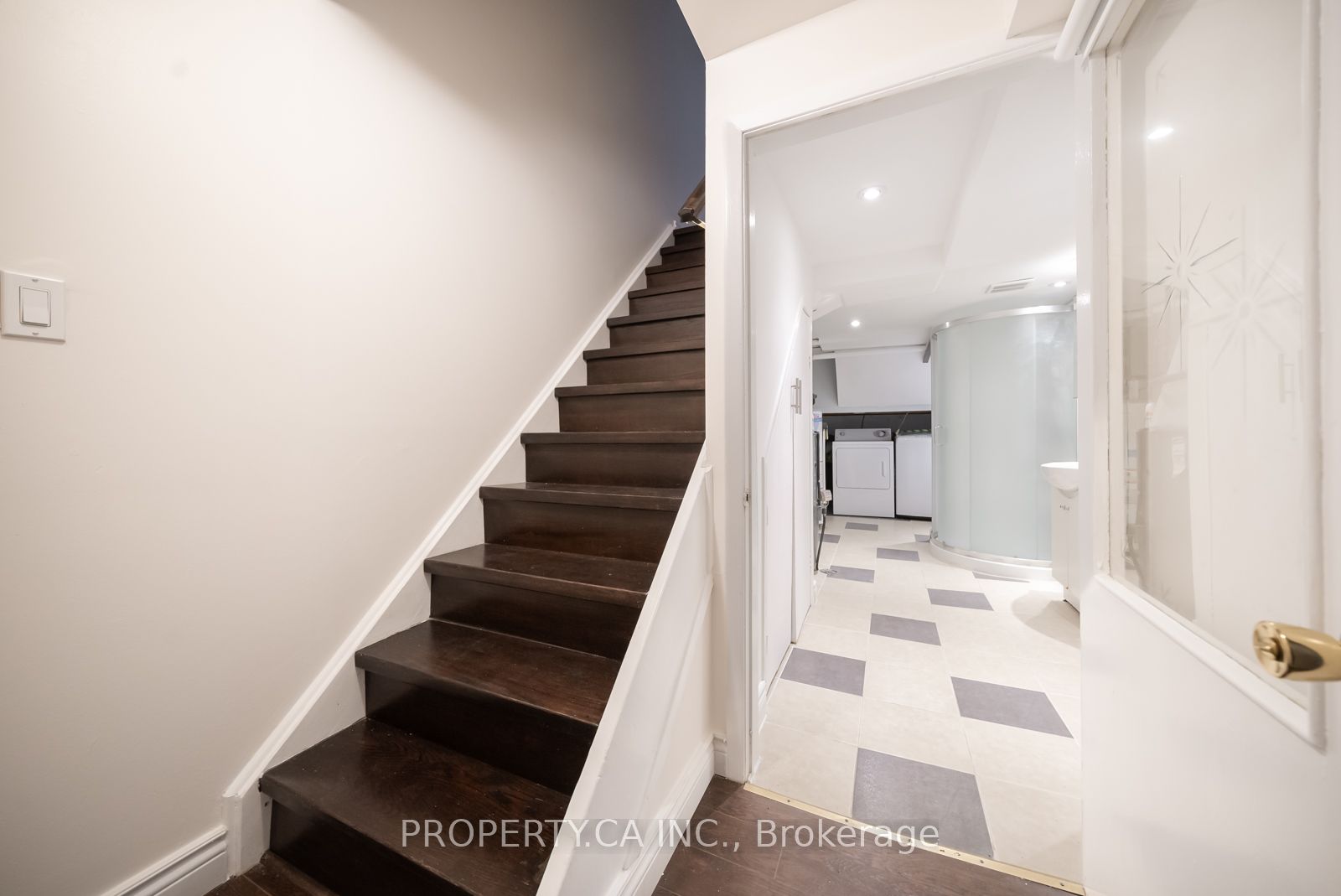 5937 Bathurst Street S, #7