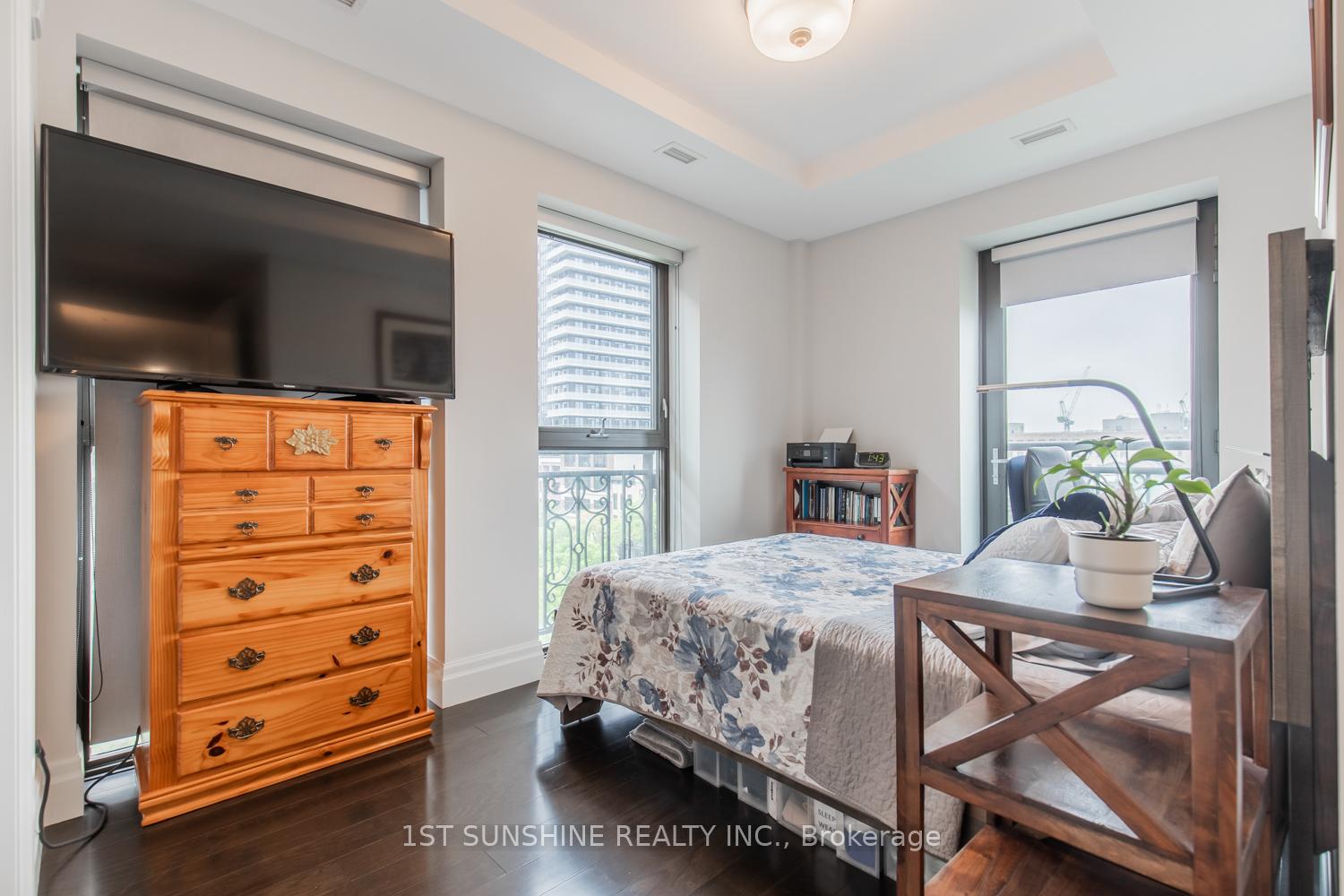 2 Bedrooms Condo at 112 King, Hamilton For sale
