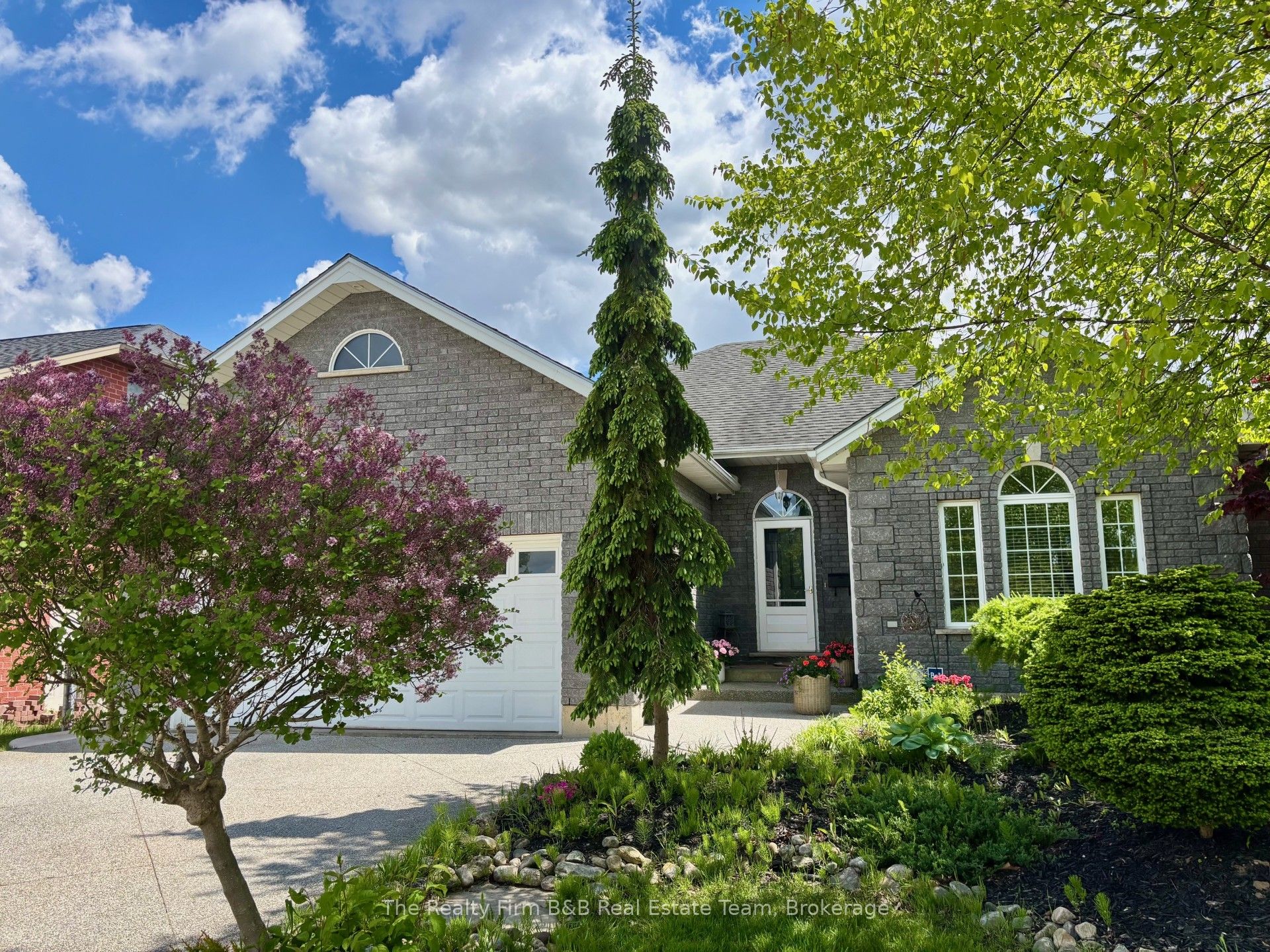 428 Lakeview Drive