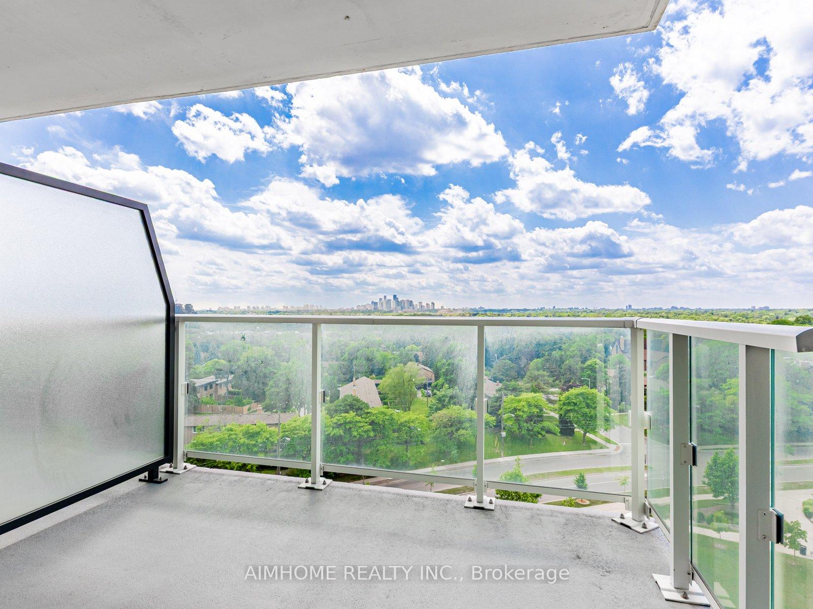 2 Bedrooms Condo at 20 O’Neil, Toronto For sale