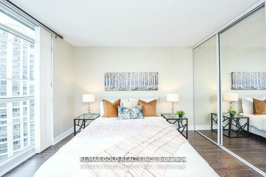 2 Bedrooms Condo at 30 Harrison Garden, Toronto For sale