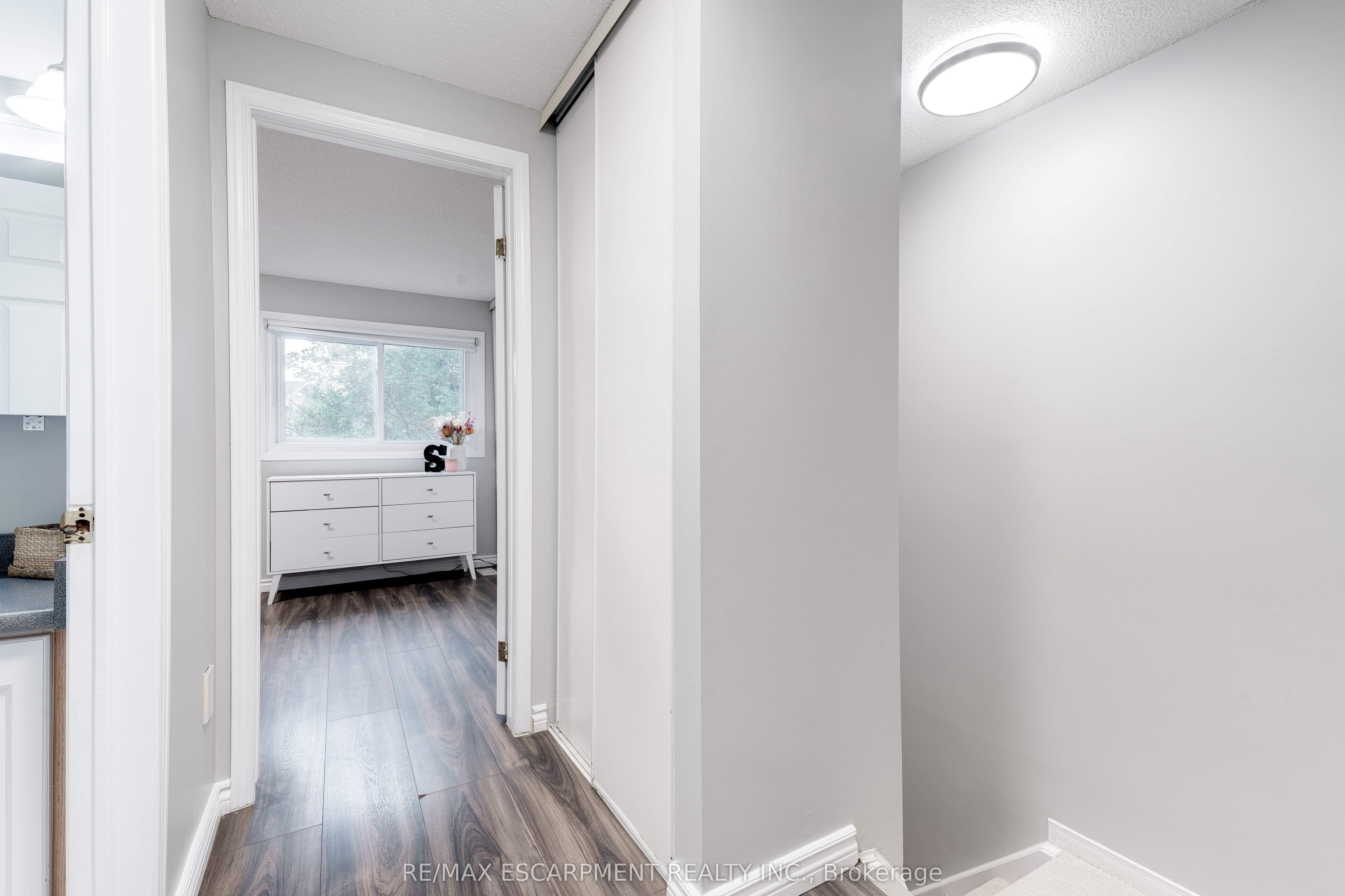 386 Highland Road W, #31