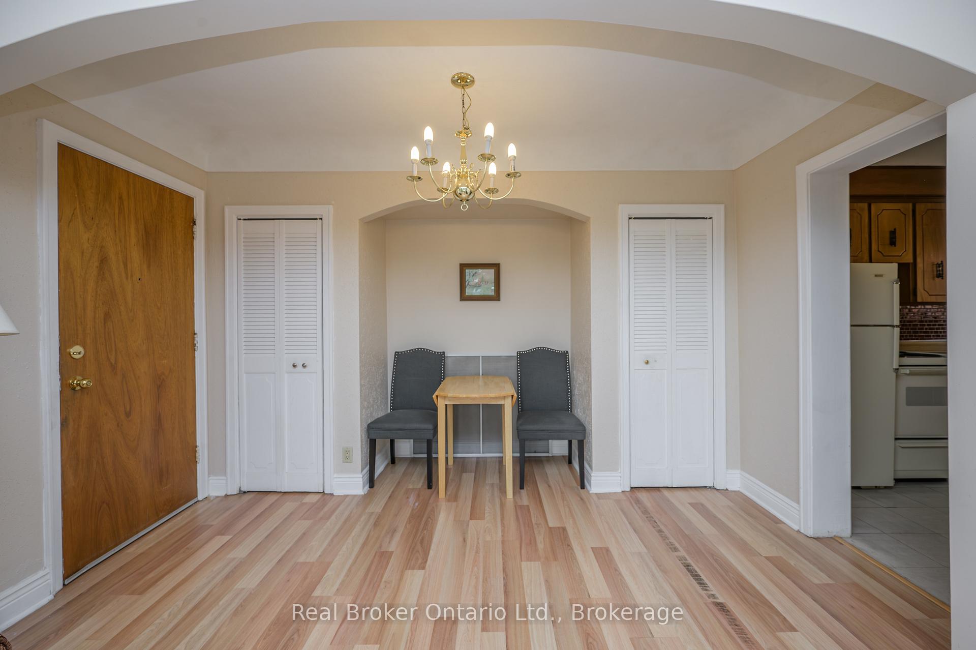 2 Bedrooms Co-op at 5 East 36th, Hamilton For sale