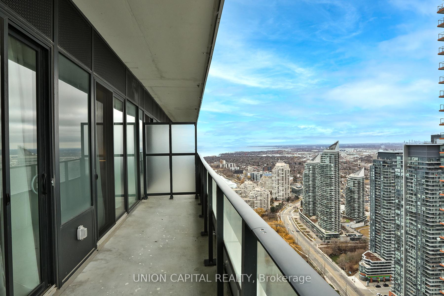 2 Bedrooms Condo at 20 Shore Breeze, Toronto For sale