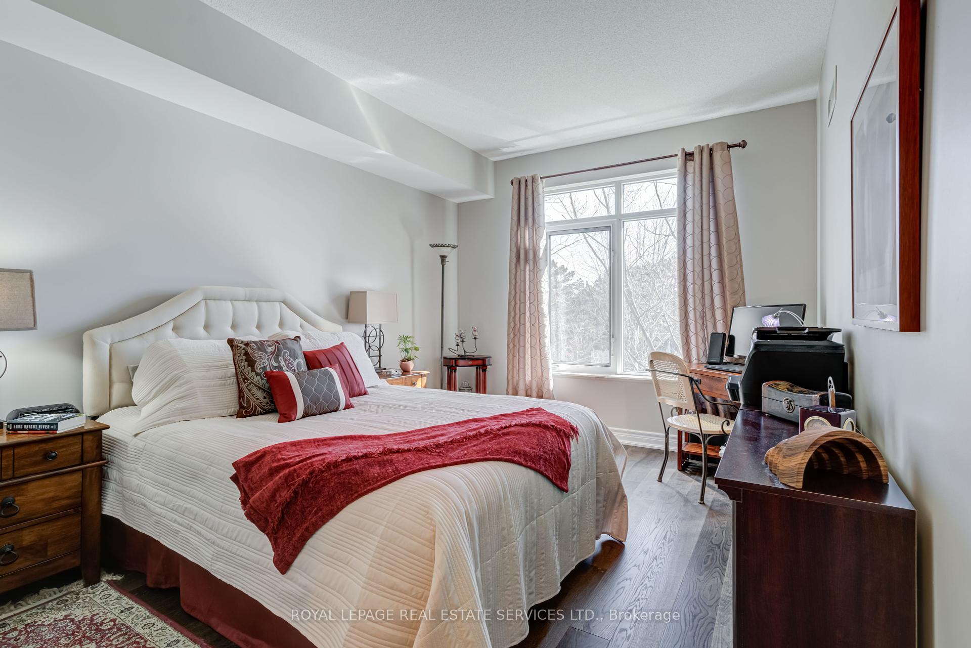 2 Bedrooms Condo at 10 Old Mill,  Toronto For sale