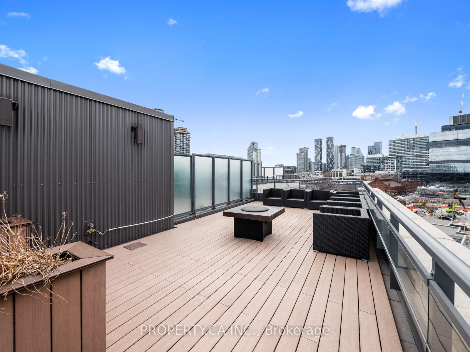 2 Bedrooms Condo at 90 Trinity,  Toronto For sale