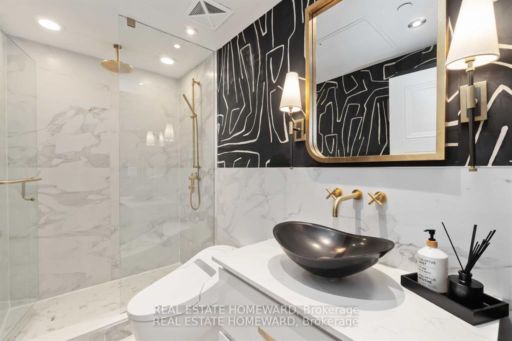 Condo at 32 Davenport, Toronto For sale