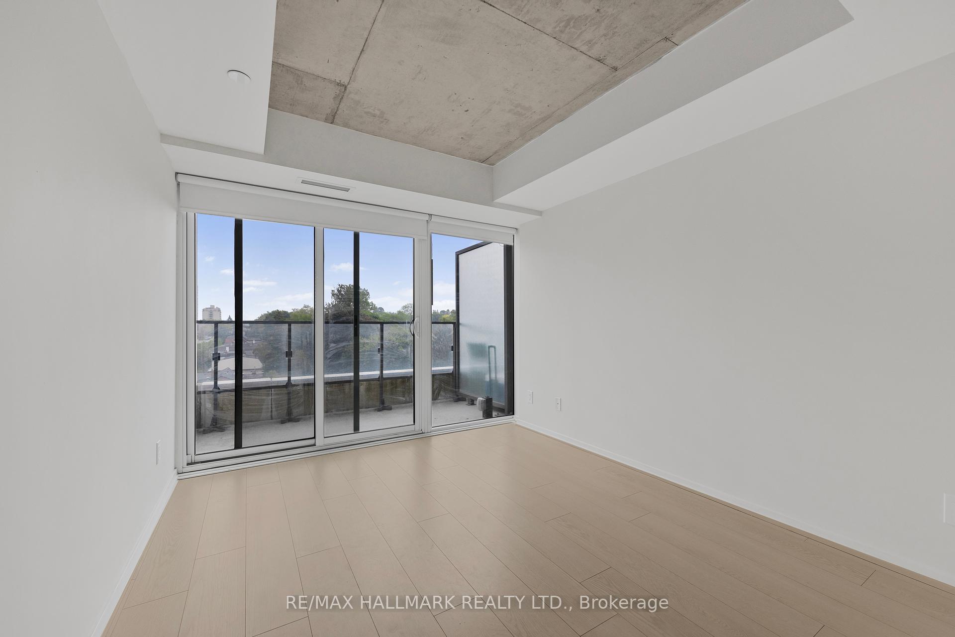 2 Bedrooms Condo at 5 Soudan, Toronto For sale