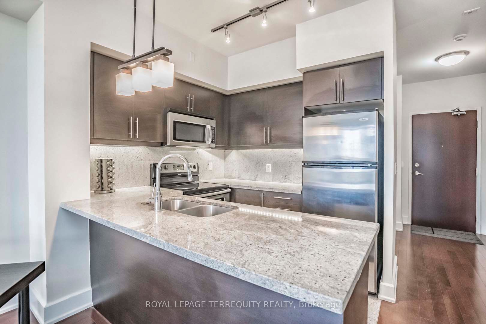 676 Sheppard Avenue E, #607