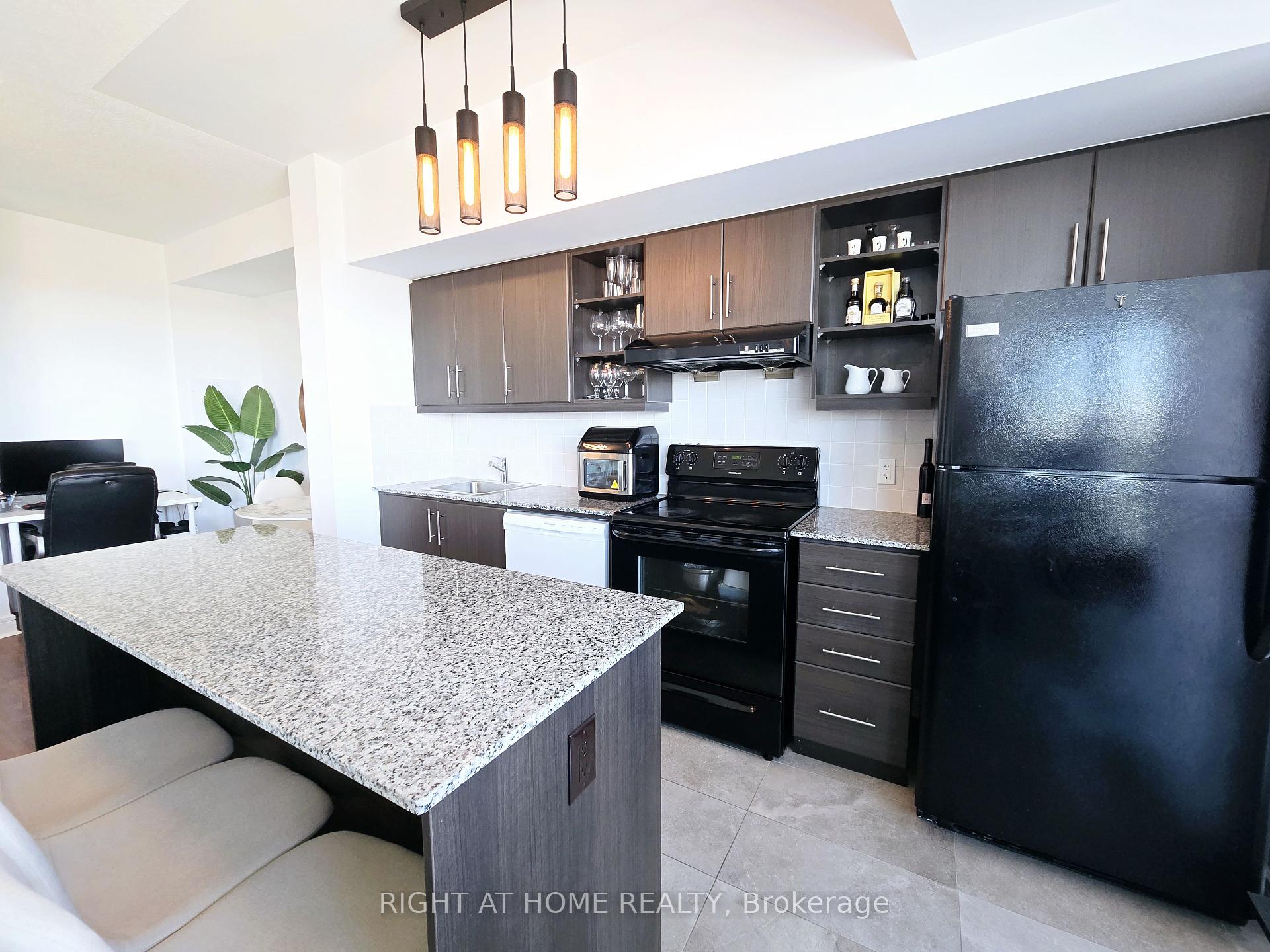 3 Bedrooms Condo at 35 Brian Peck, Toronto For sale