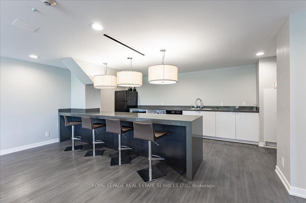 1 Bedroom Condo at 1940 Ironstone, Burlington For sale