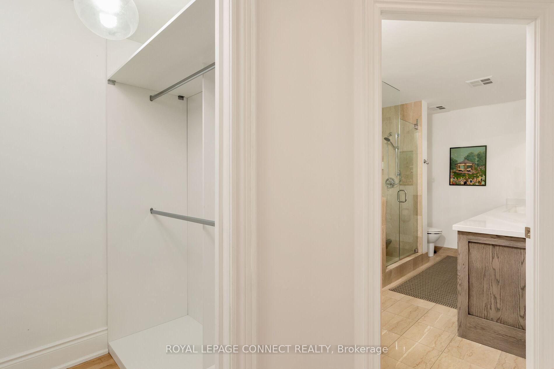3 Bedrooms Condo at 12 Old Mill,  Toronto For sale