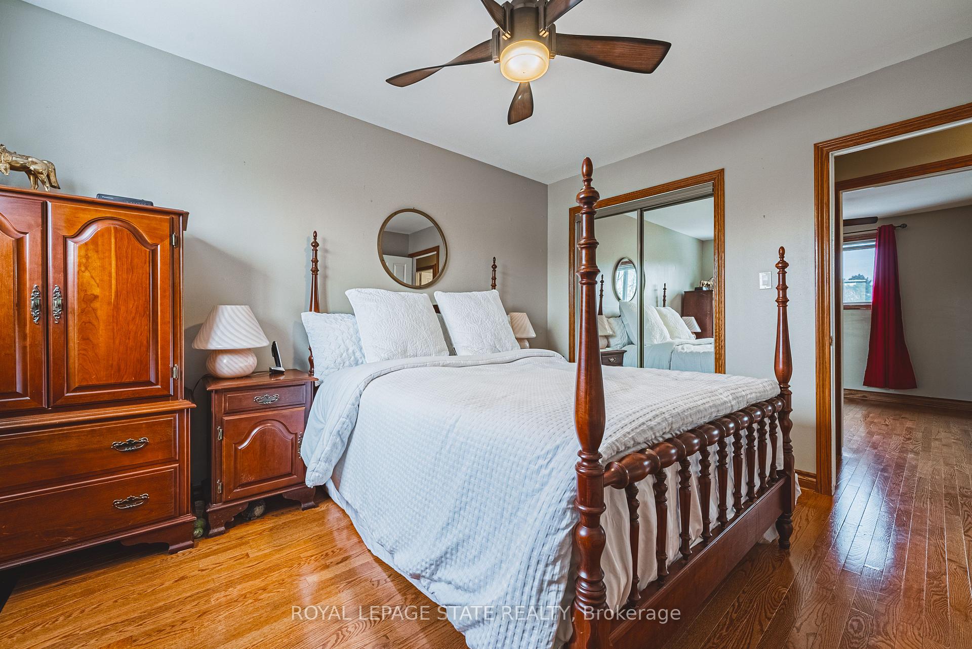 3 Bedrooms Condo at 100 Quigley, Hamilton For sale