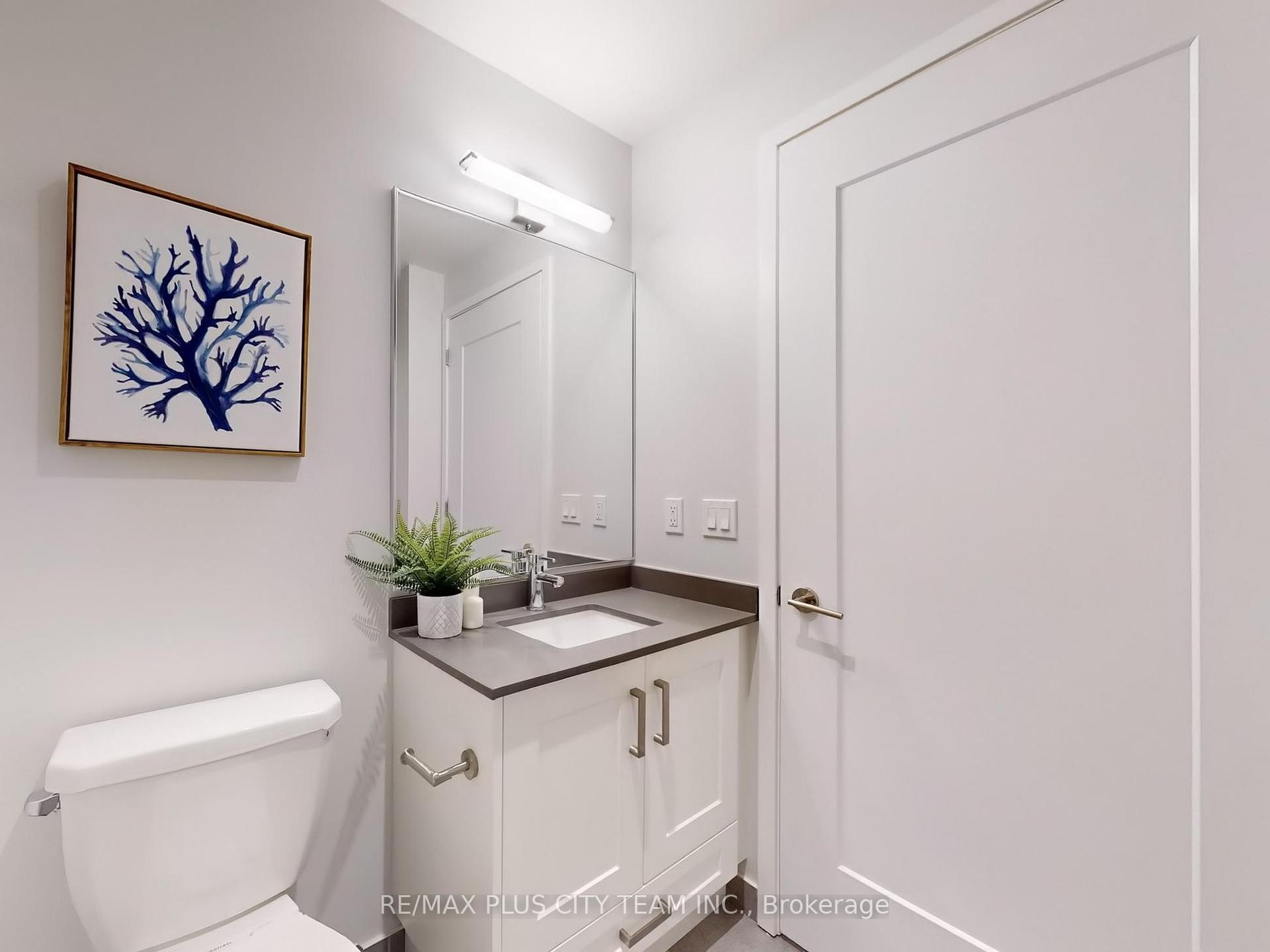 2 Bedrooms Condo at 99 John, Toronto For sale