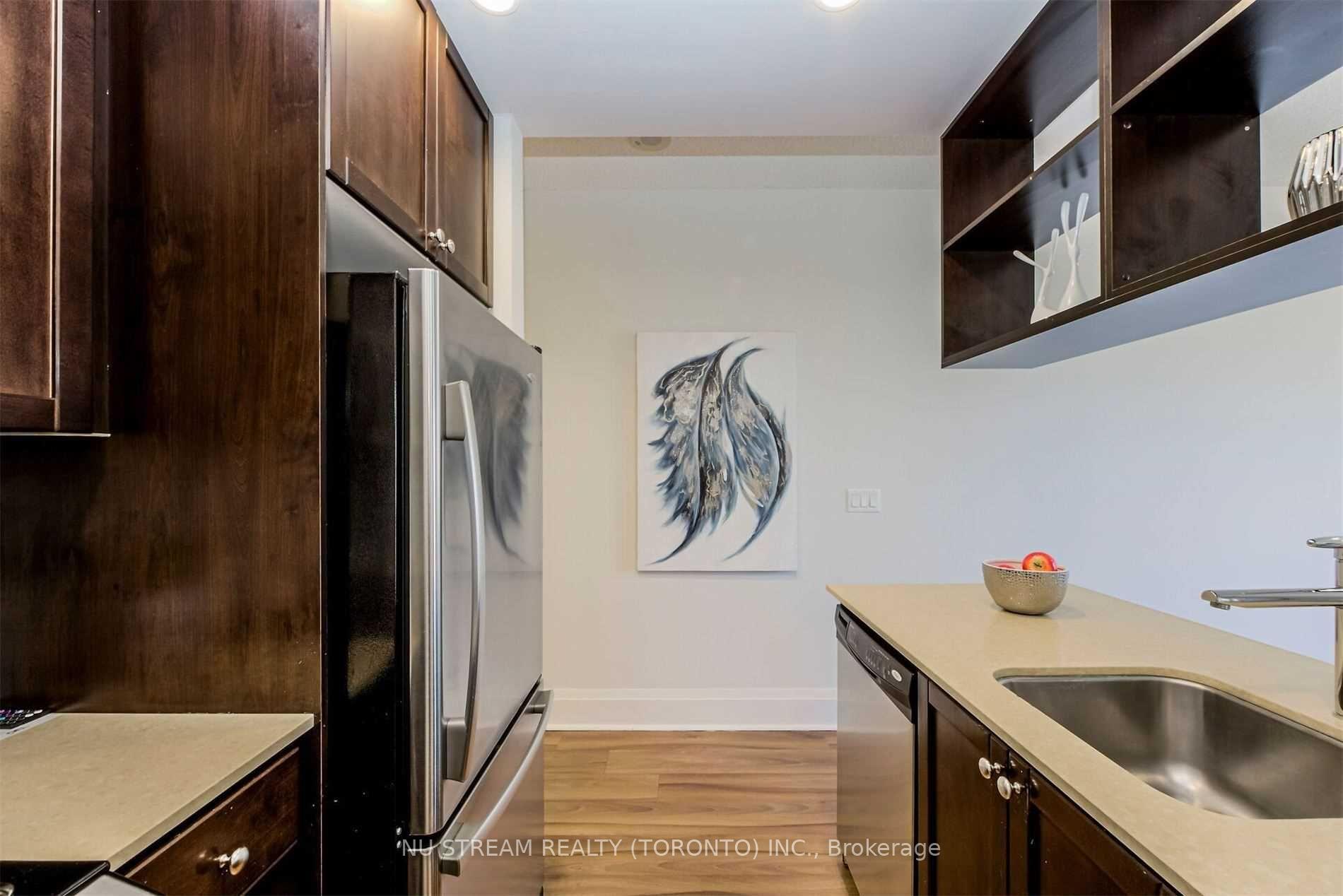 2 Bedrooms Condo at 100 Harrison Garden,  Toronto For sale