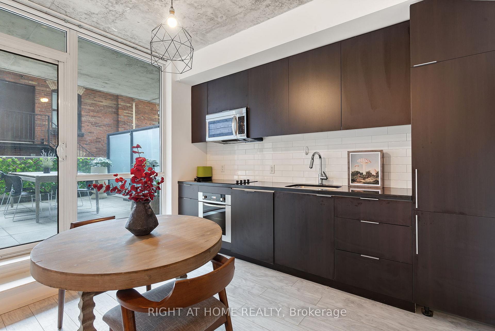 1 Bedroom Condo at 478 king, Toronto For sale