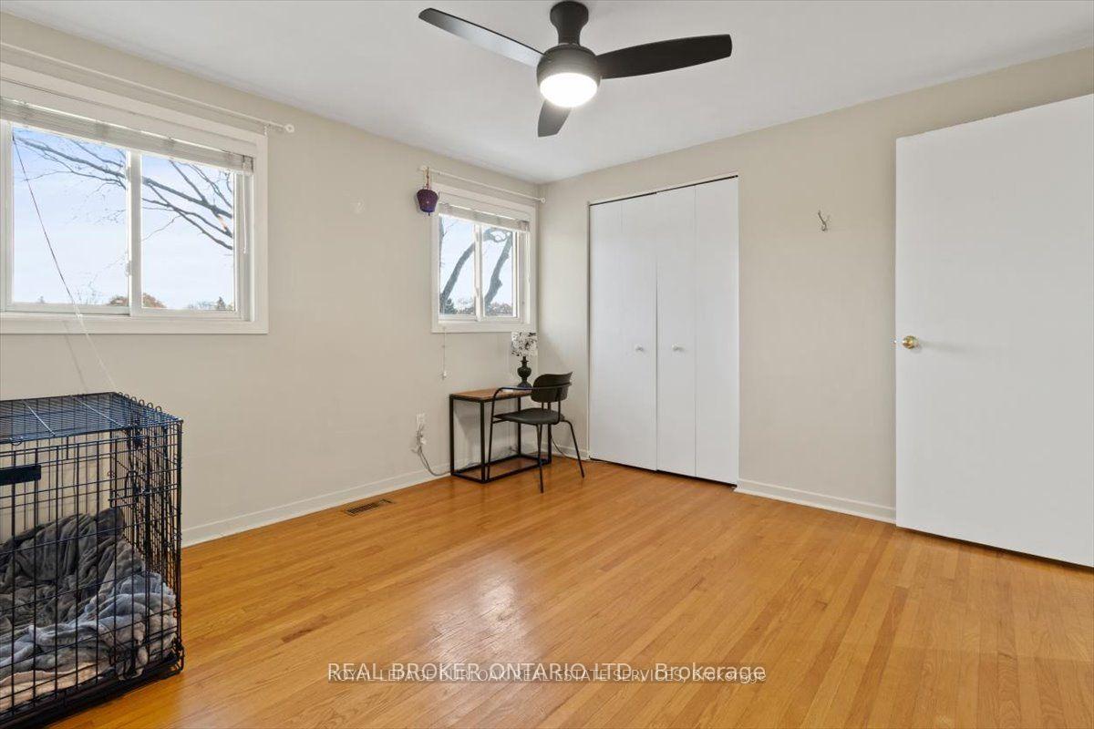 2 Bedrooms Condo at 11 Colmar, Hamilton For sale