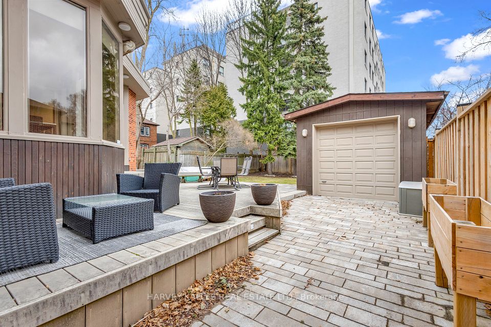 27 Peveril Hill S