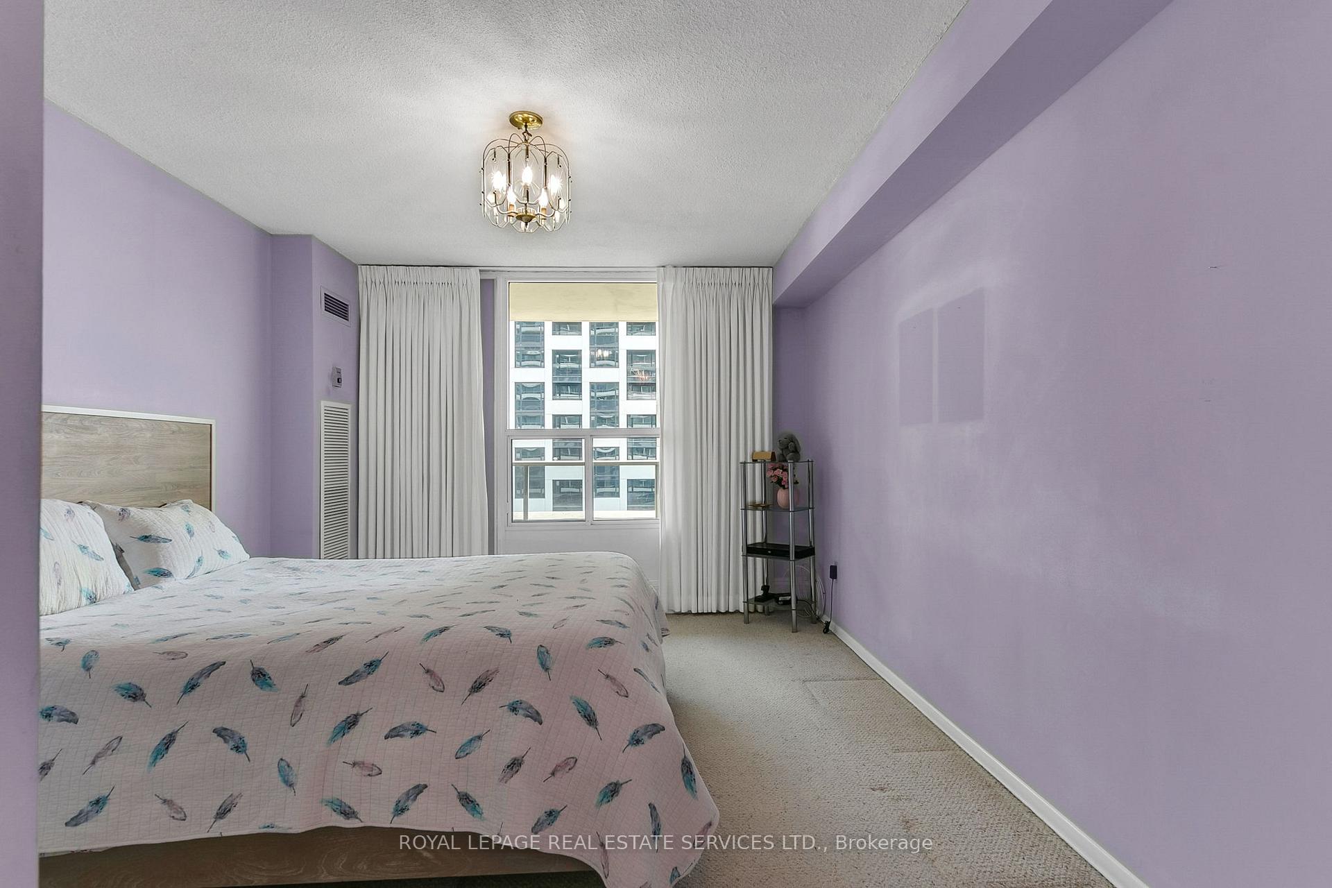2 Bedrooms Condo at 50 Quebec, Toronto For sale