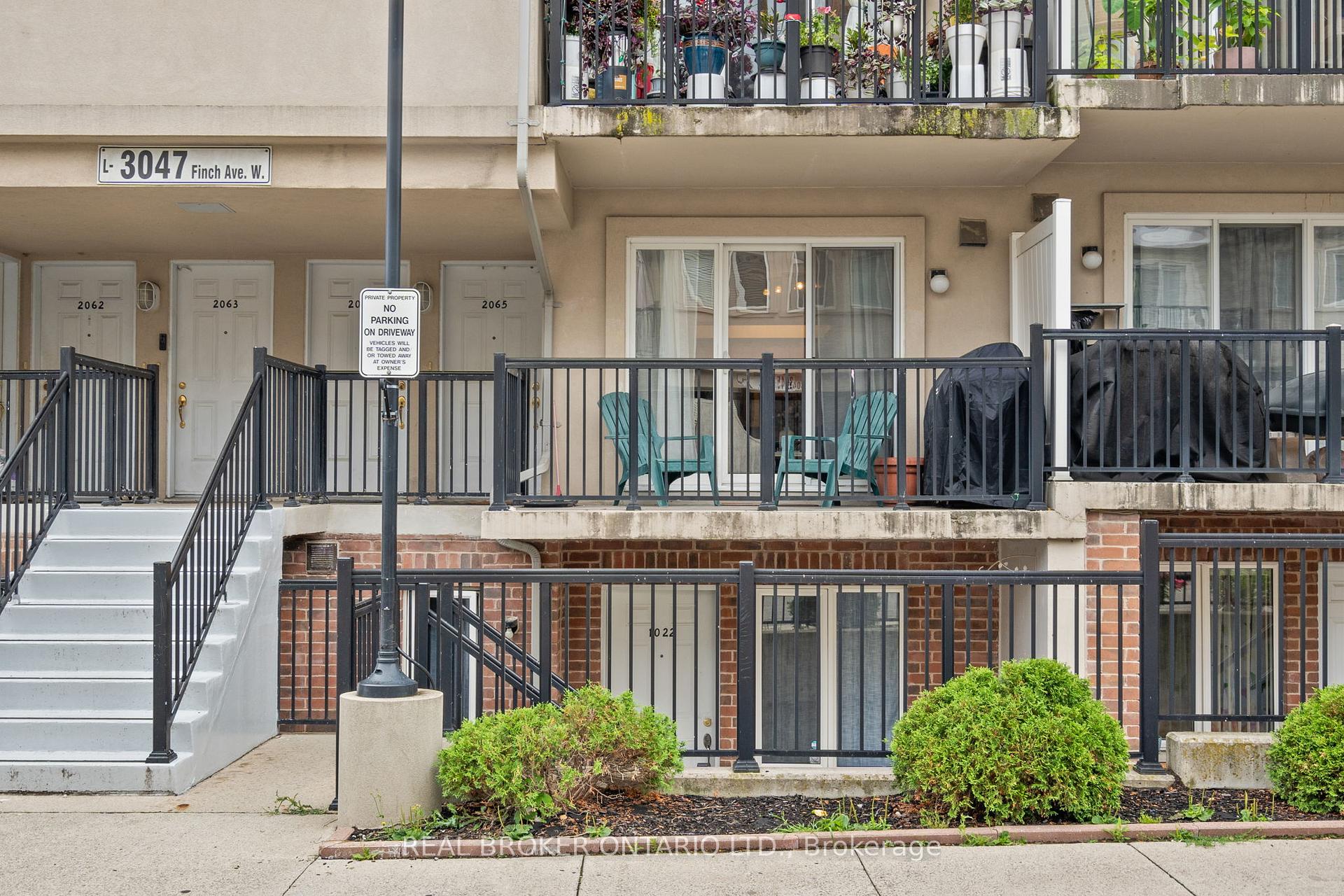 3 Bedrooms Condo at 3047 Finch, Toronto For sale