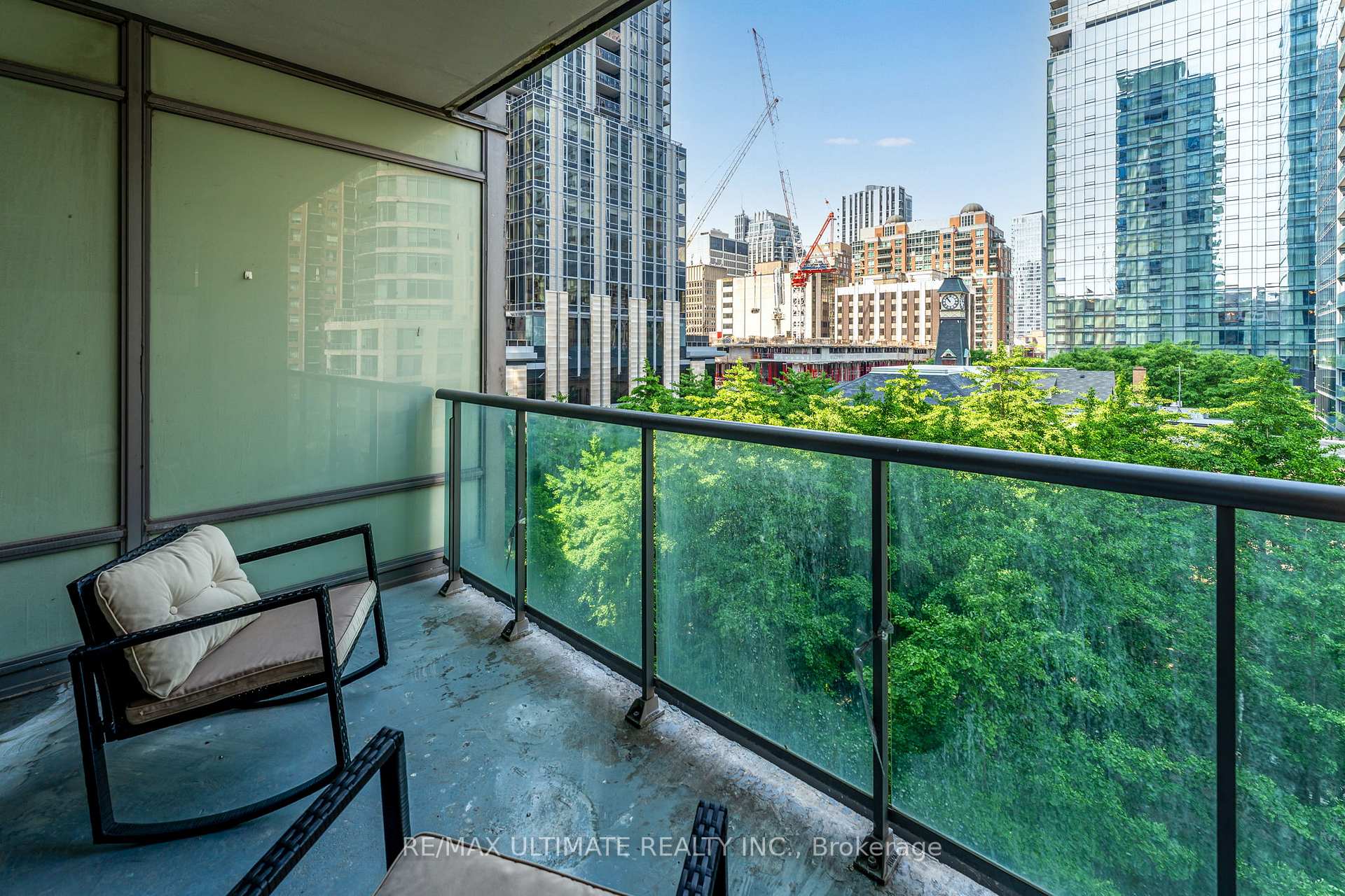 2 Bedrooms Condo at 18 Yorkville, Toronto For sale