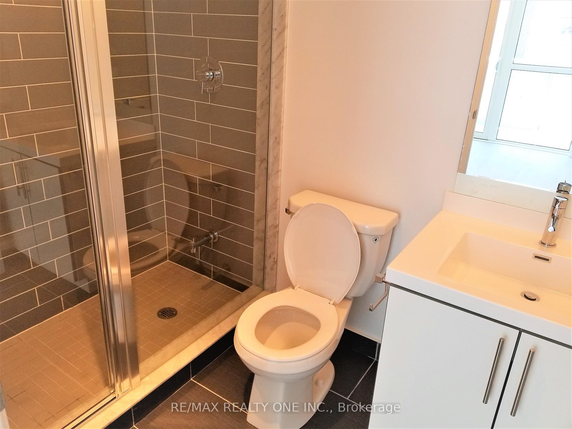 2 Bedrooms Condo at 55 Speers,  Oakville For sale