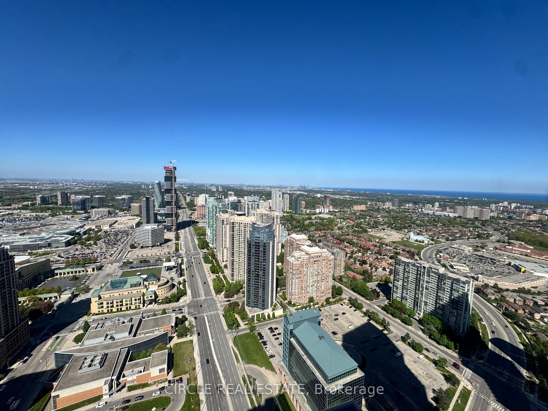 4 Bedrooms Condo at 4011 Brickstone Mews, Mississauga For sale