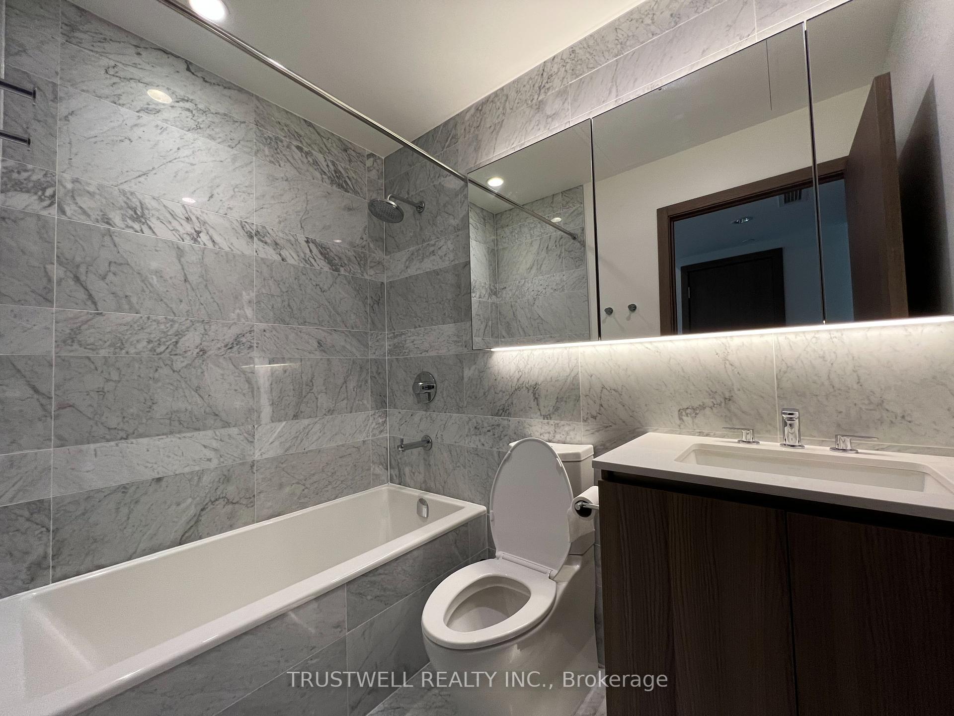 1 Bedroom Condo at 17 Bathurst, Toronto For sale