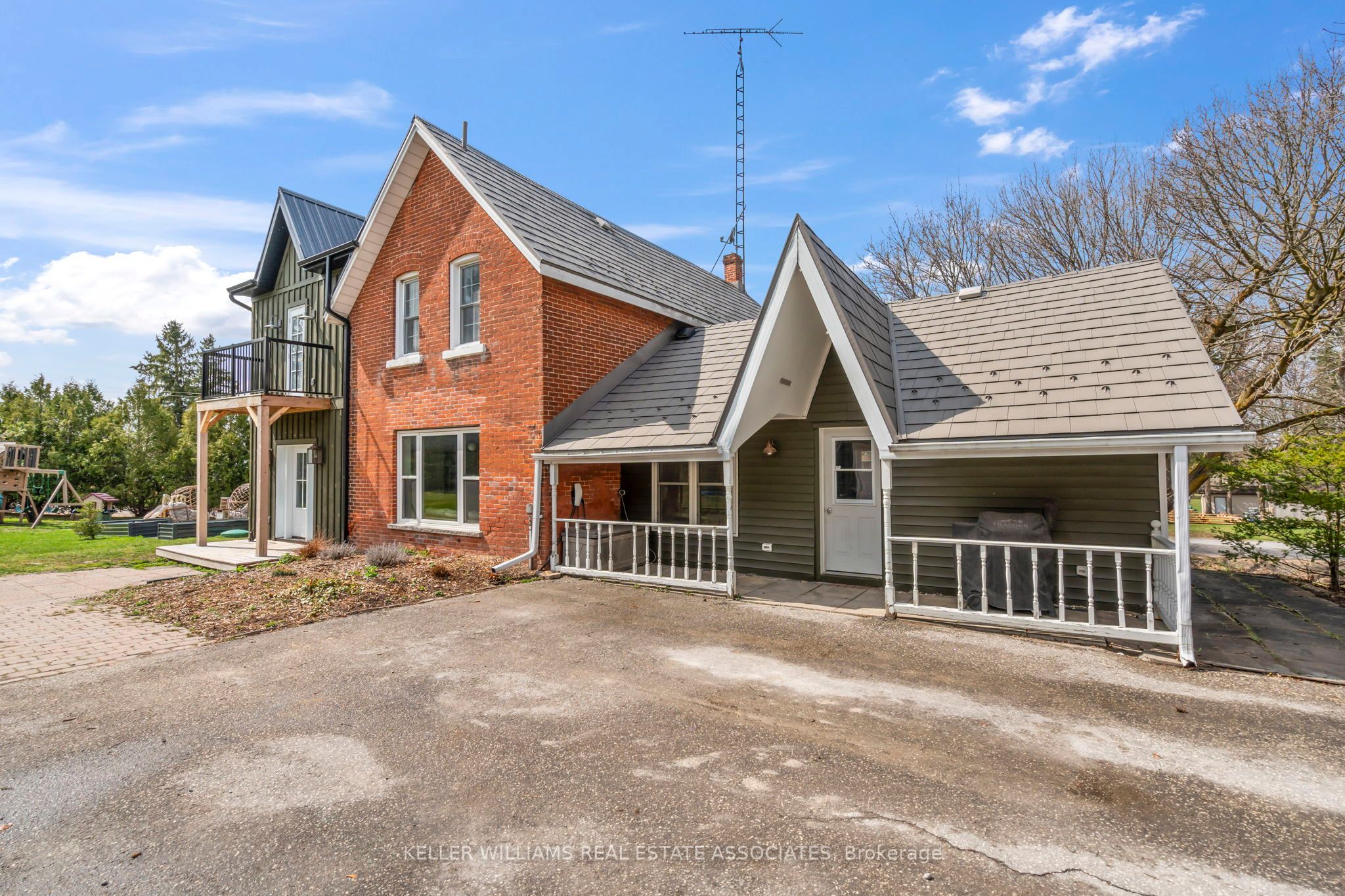6 Scott Court
