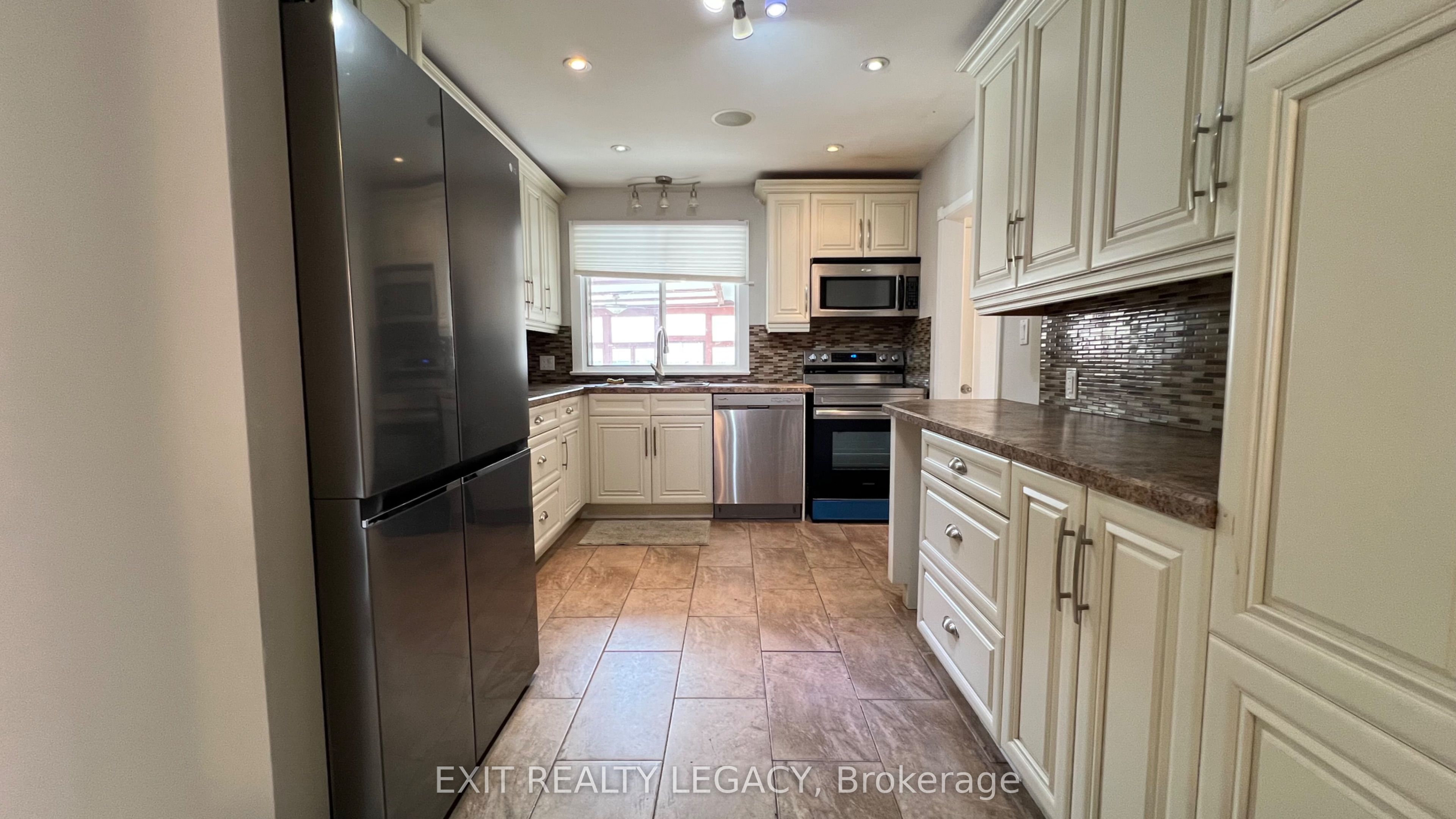 89 Bond Crescent