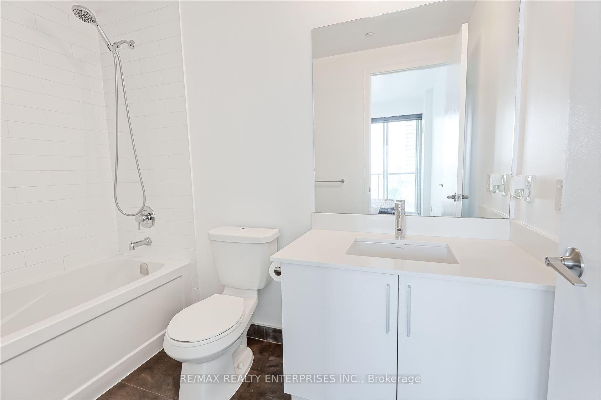 2 Bedrooms Condo at 20 Bruyeres, Toronto For sale
