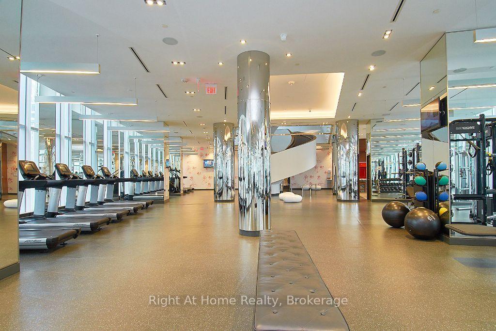 1 Bedroom Condo at 10 York,  Toronto For sale