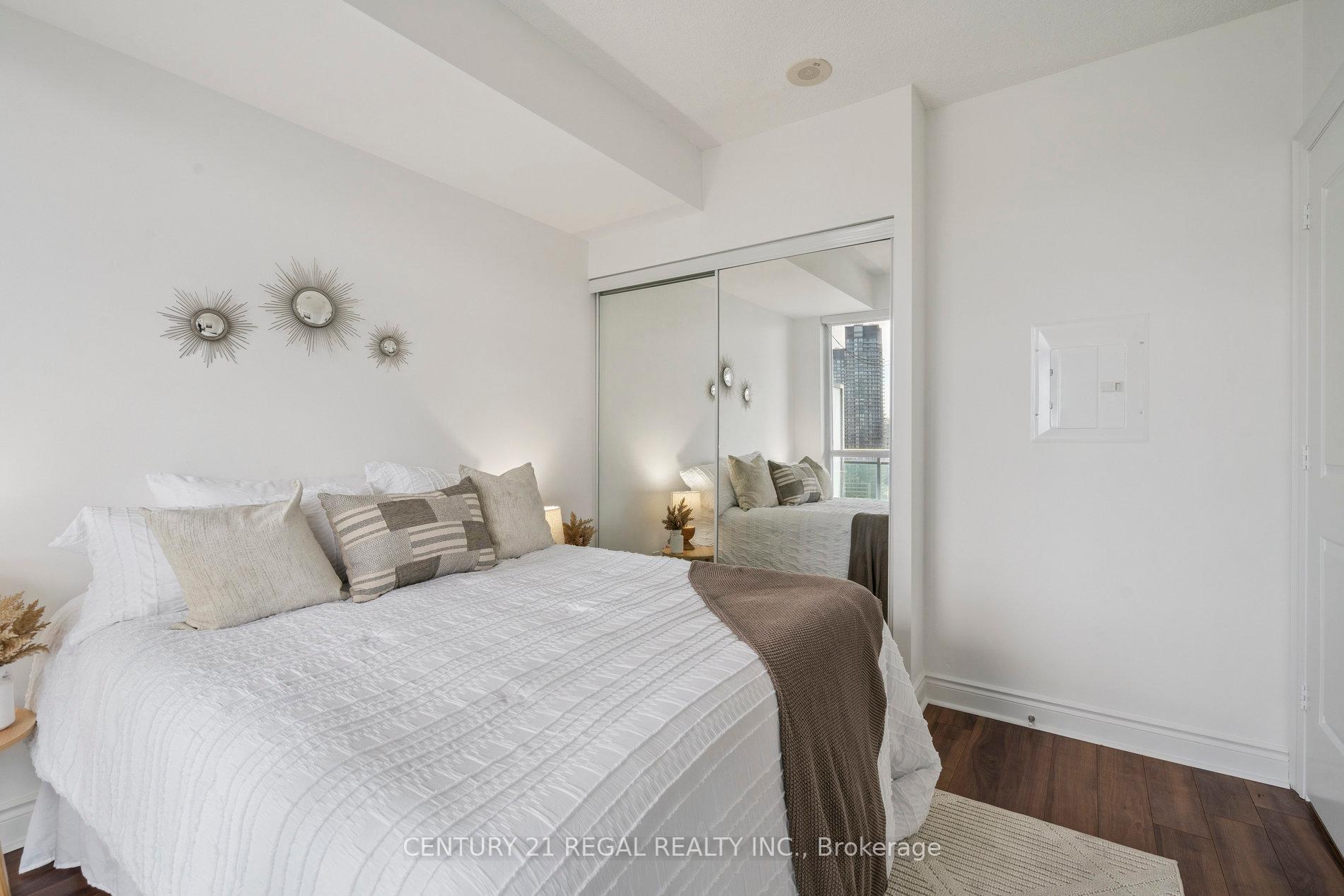 1 Bedroom Condo at 16 Brookers, Toronto For sale