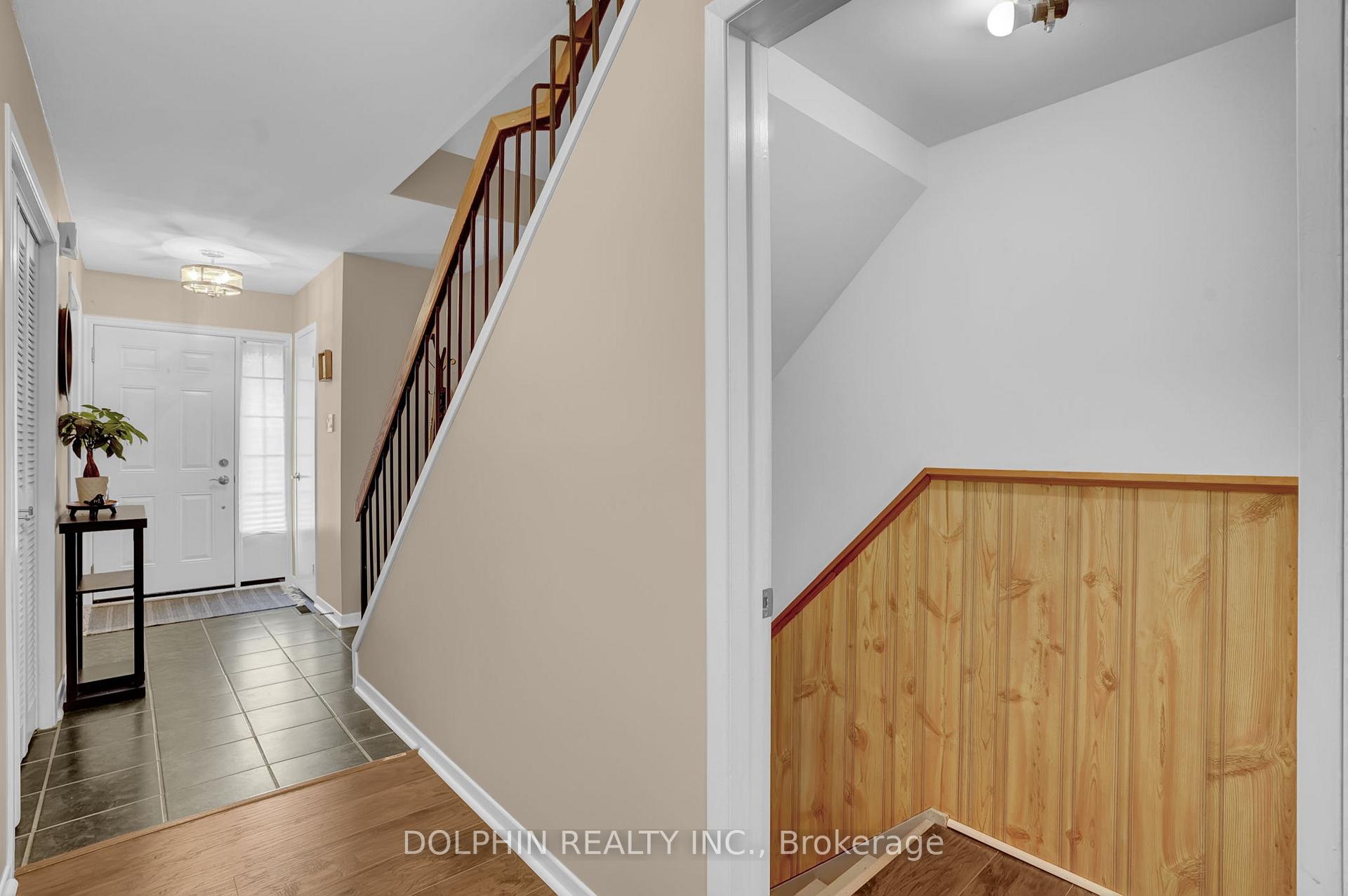 3 Bedrooms Condo at 3033 Glencrest, Burlington For sale