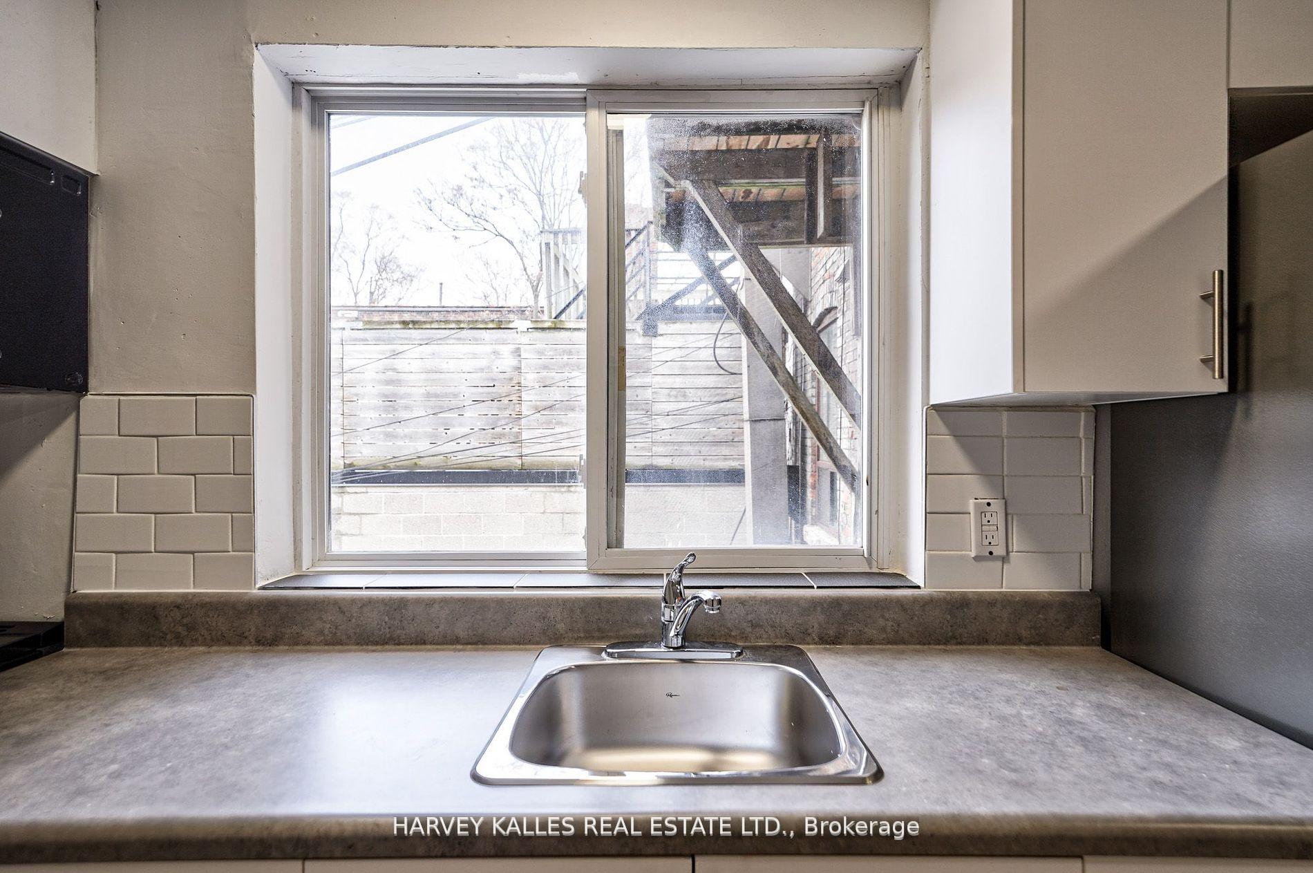 1046 Bathurst Street Unit 2