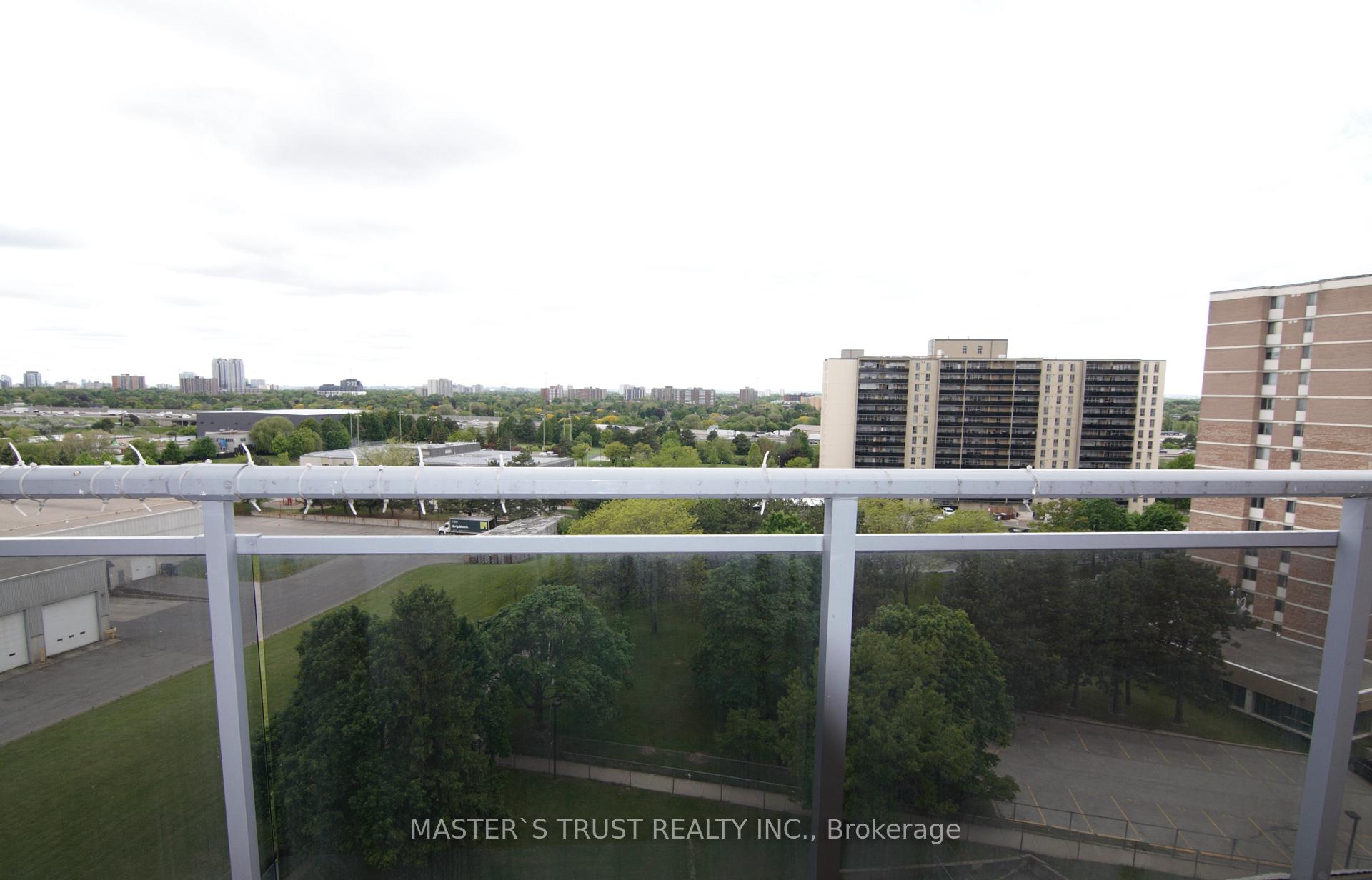 2 Bedrooms Condo at 100 Dundalk, Toronto For sale