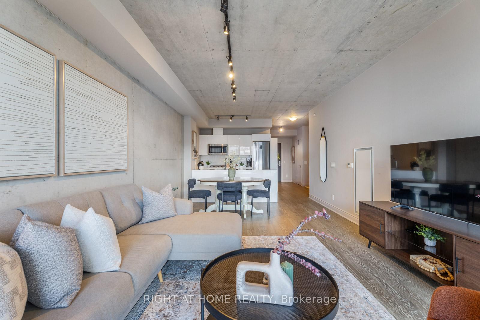 2 Bedrooms Condo at 608 Richmond, Toronto For sale