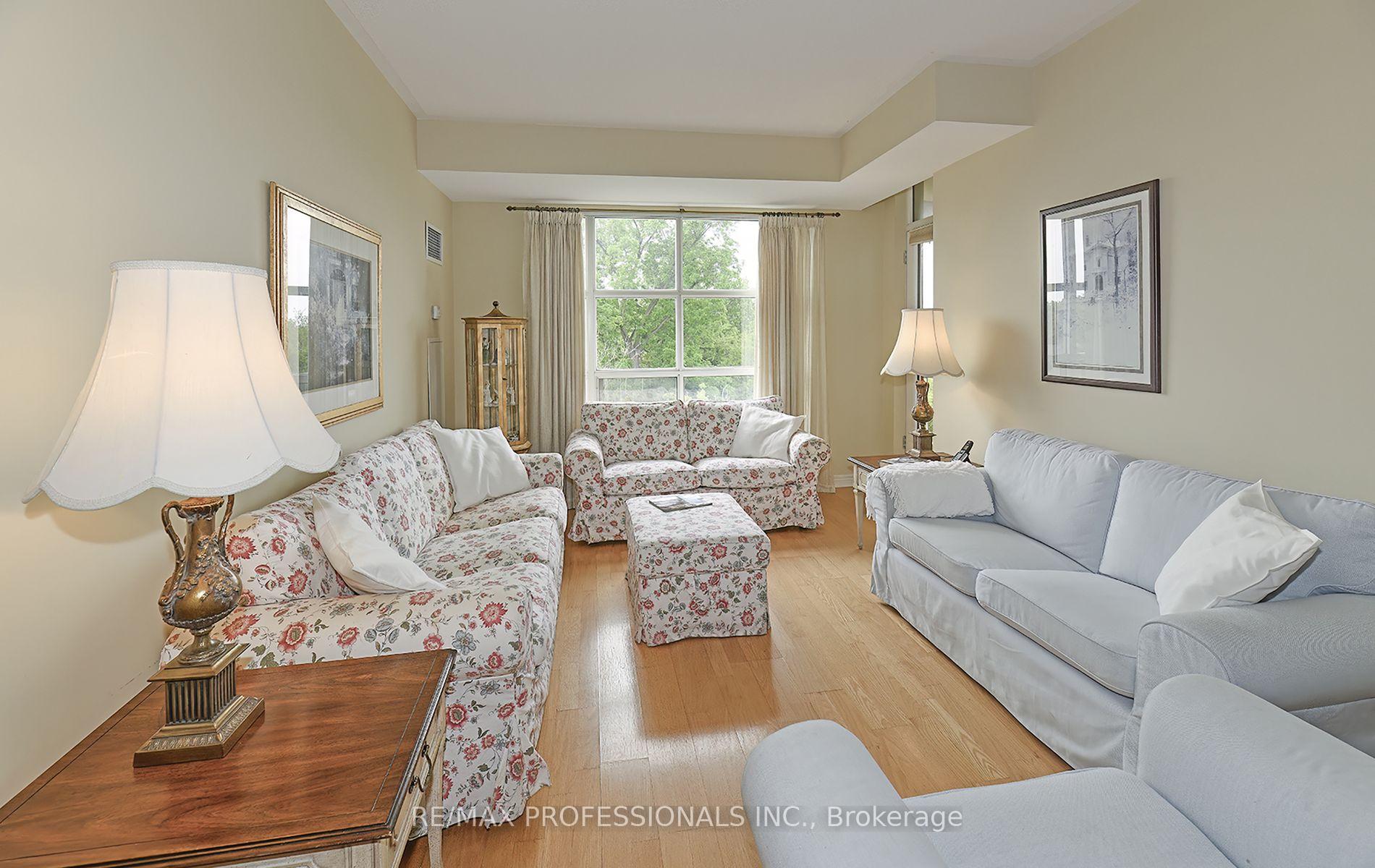 3 Bedrooms Condo at 3085 Bloor, Toronto For sale