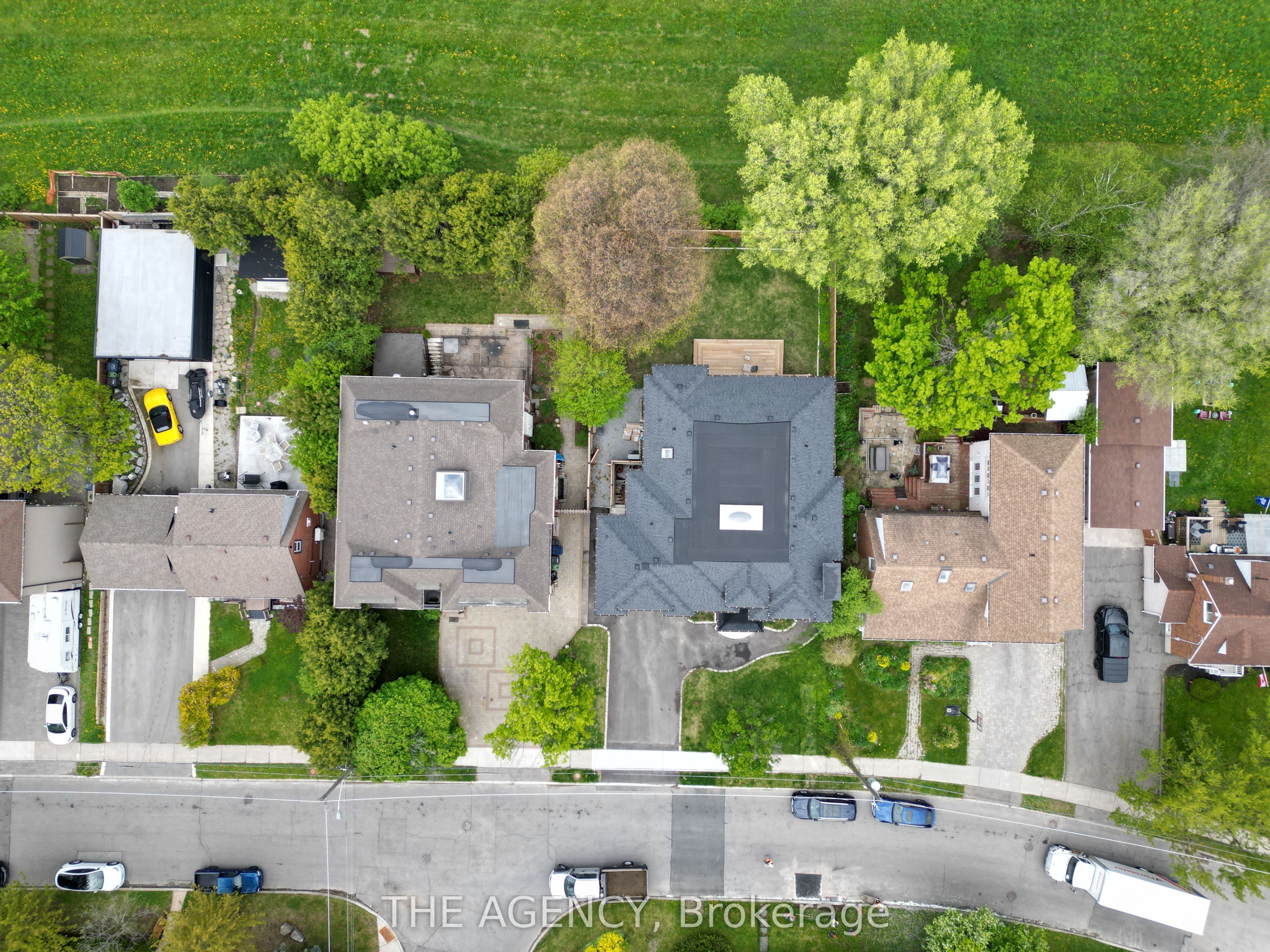 32 Devondale Avenue, Toronto, ON M2R 2E2
