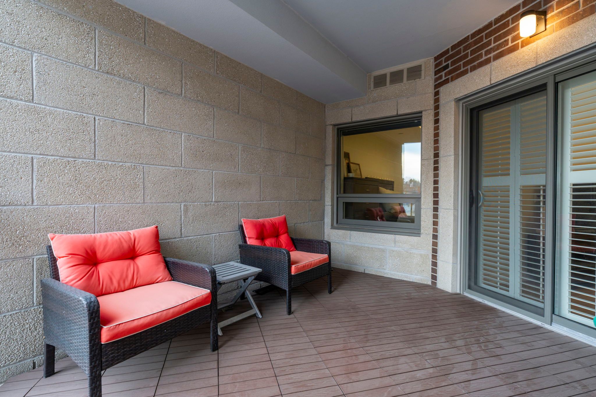 86 Woodbridge Avenue 232
