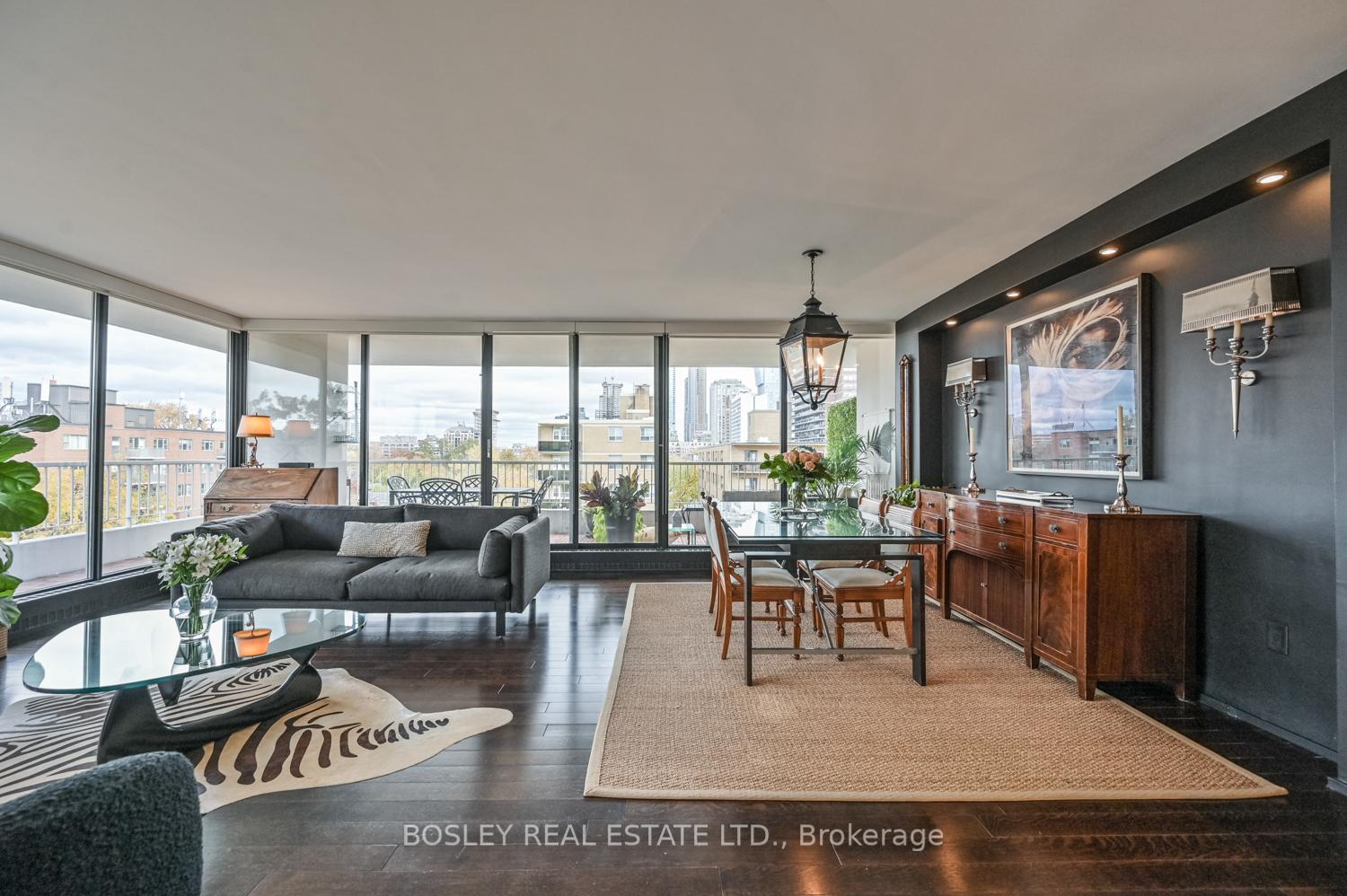 2 Bedrooms Condo at 190 St George, Toronto For sale