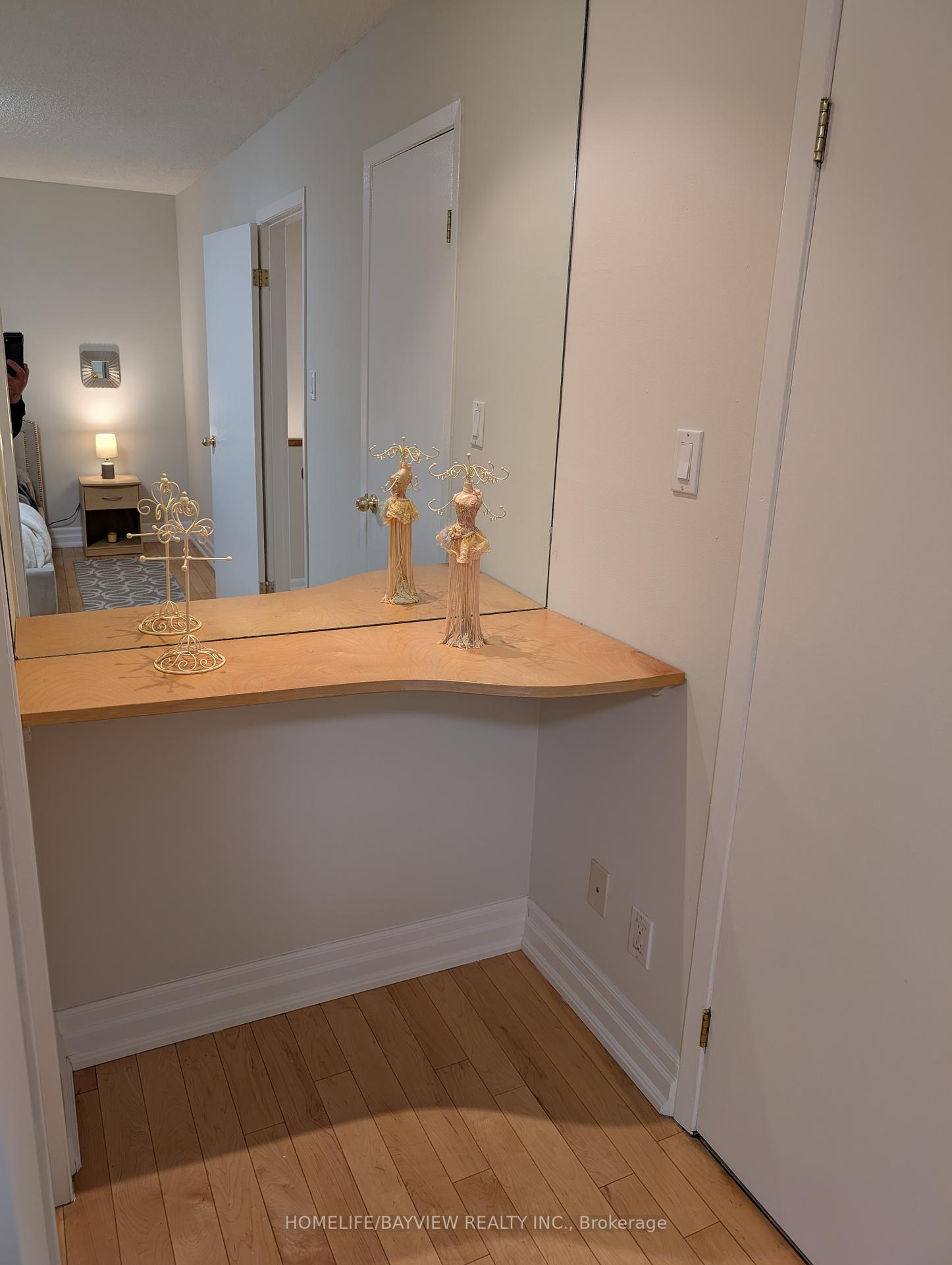 3 Bedrooms Condo at 18 Oaken Gate,  Toronto For sale