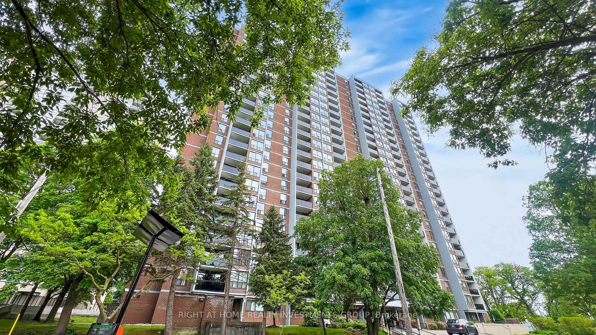 3 Bedrooms Condo at 85 Emmett, Toronto For sale