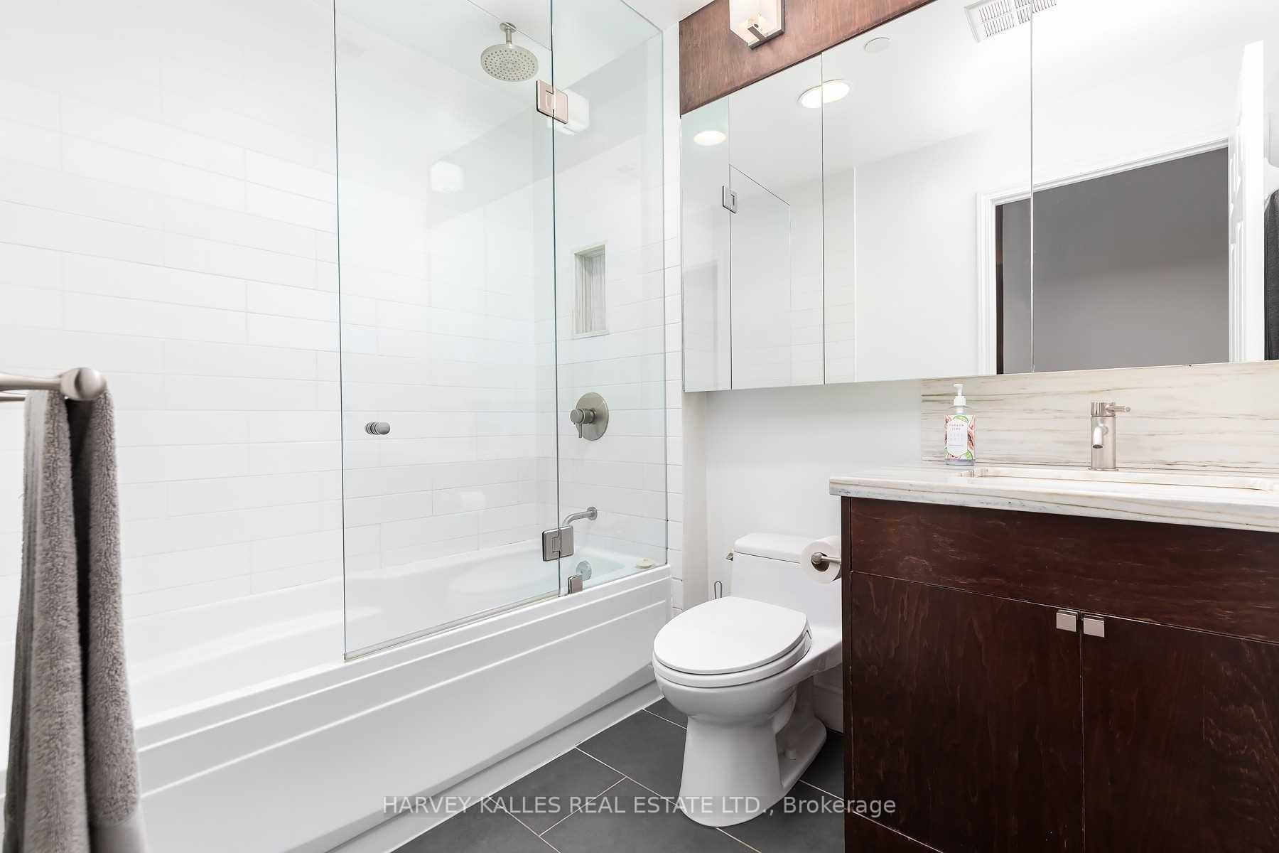 980 Yonge Street 214