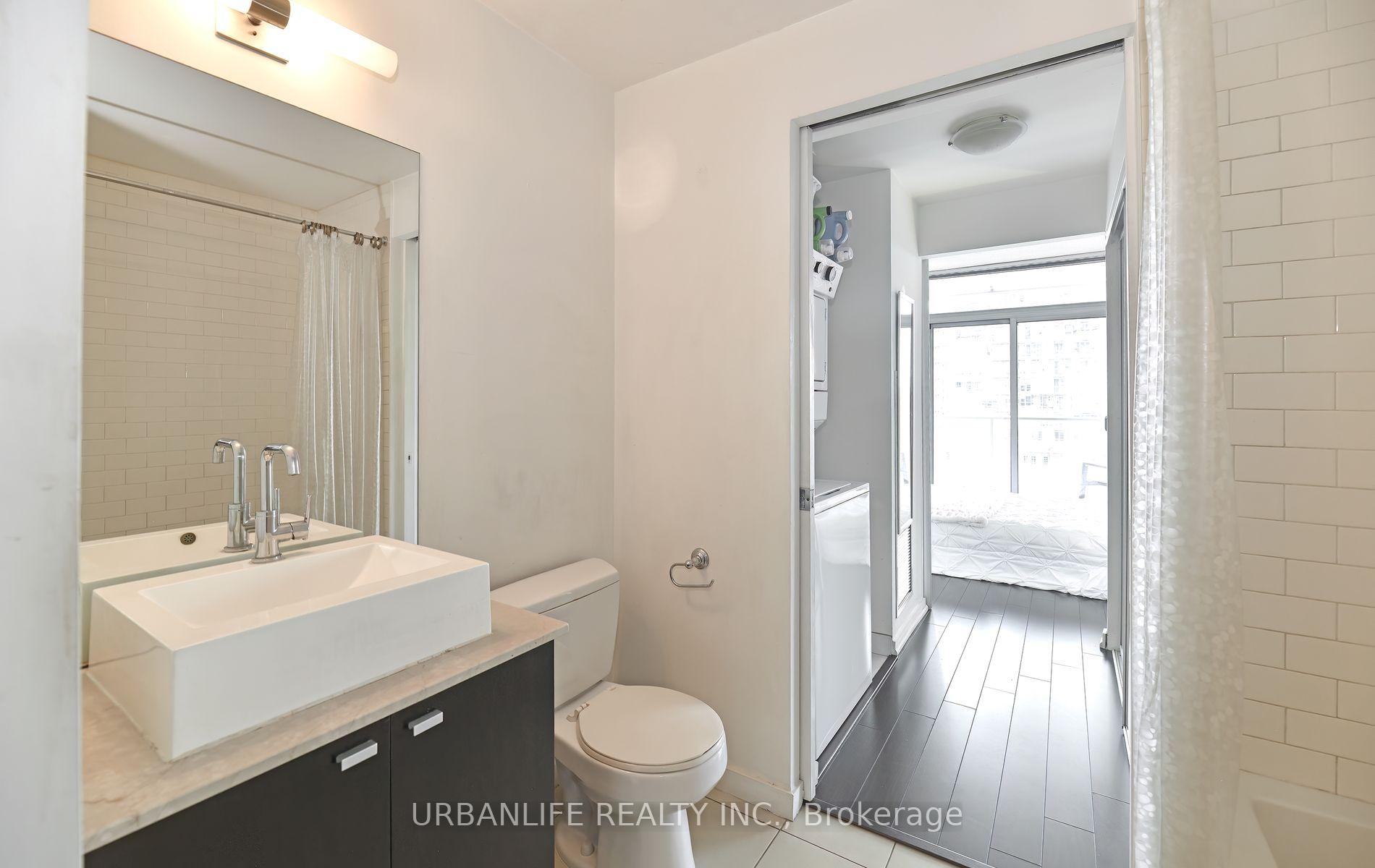 2 Bedrooms Condo at 103 The Queensway, Toronto For sale