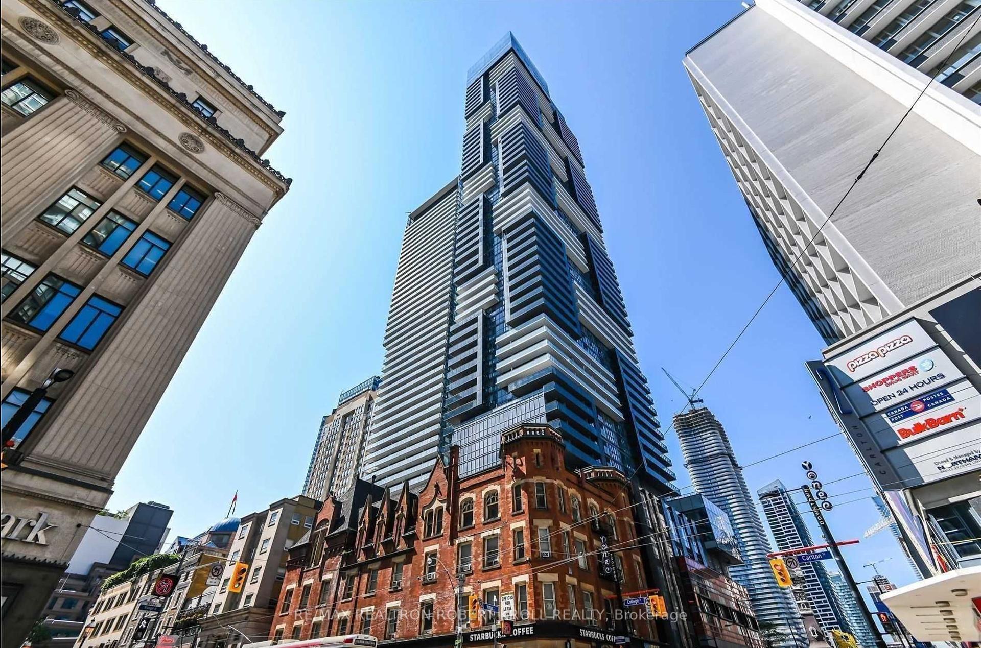 2 Bedrooms Condo at 7 Grenville, Toronto For sale