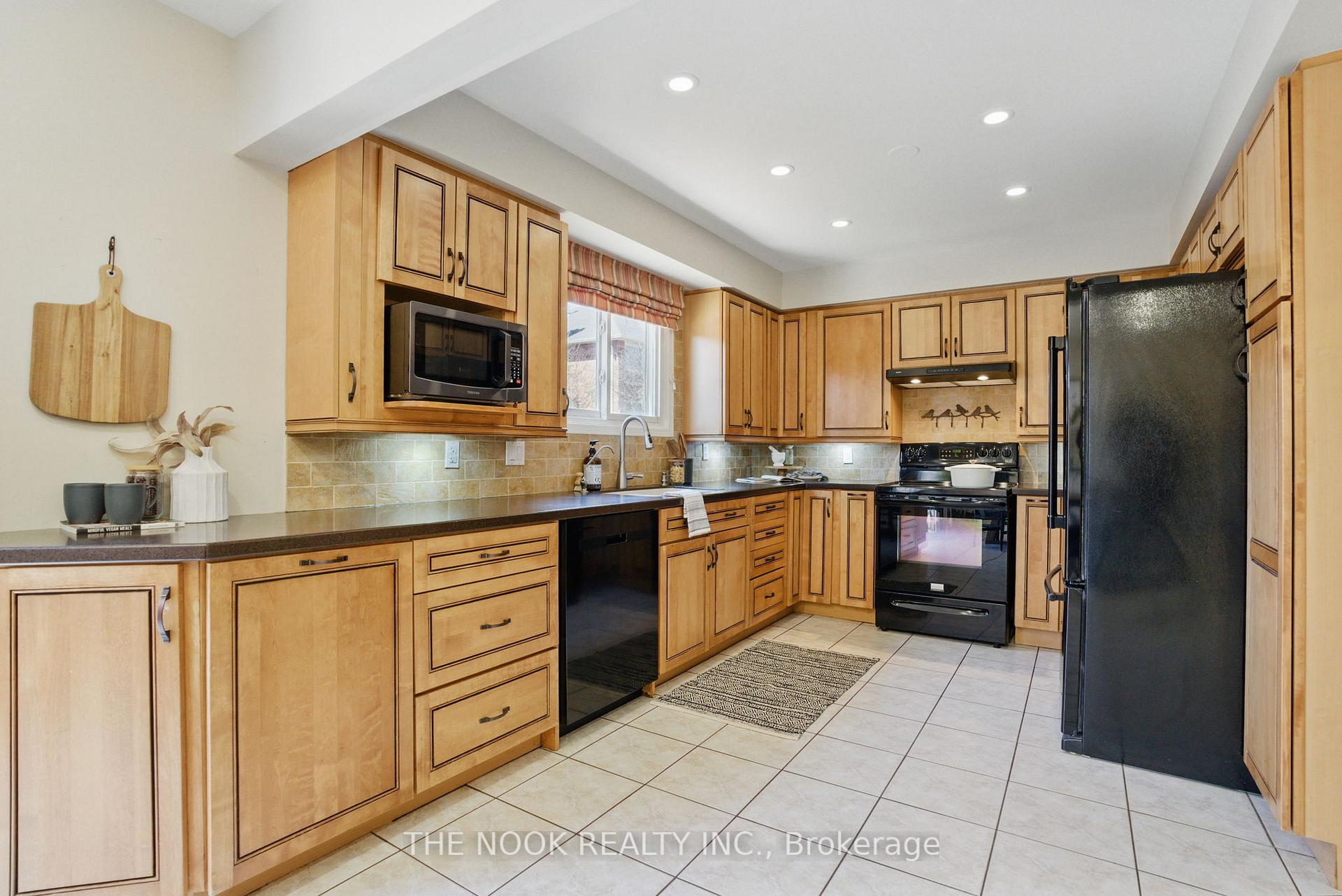 Photo of 1262 Fawndale Road, Pickering, ON L1V 4N3
