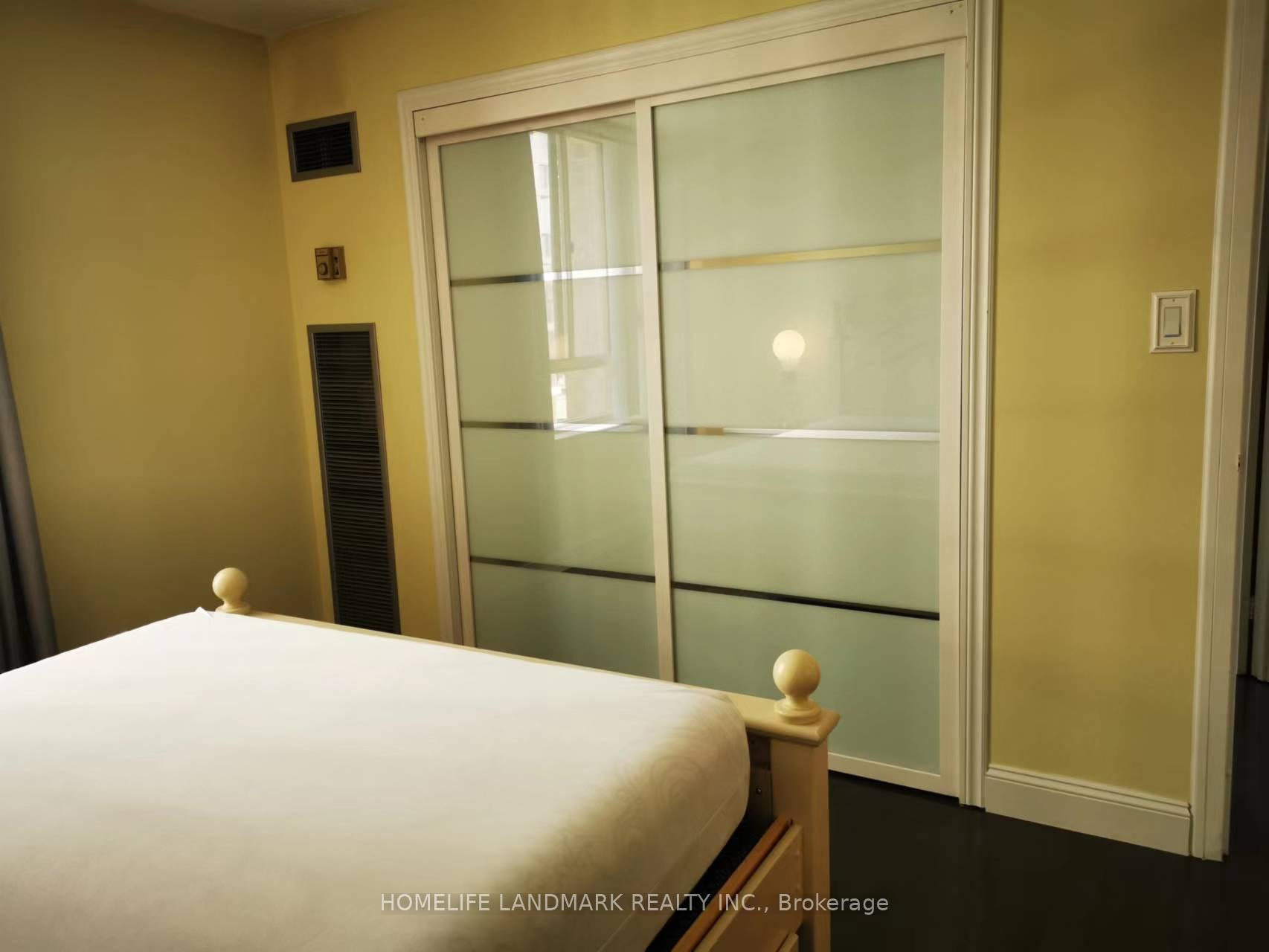 2 Bedrooms Condo at 633 Bay, Toronto For sale
